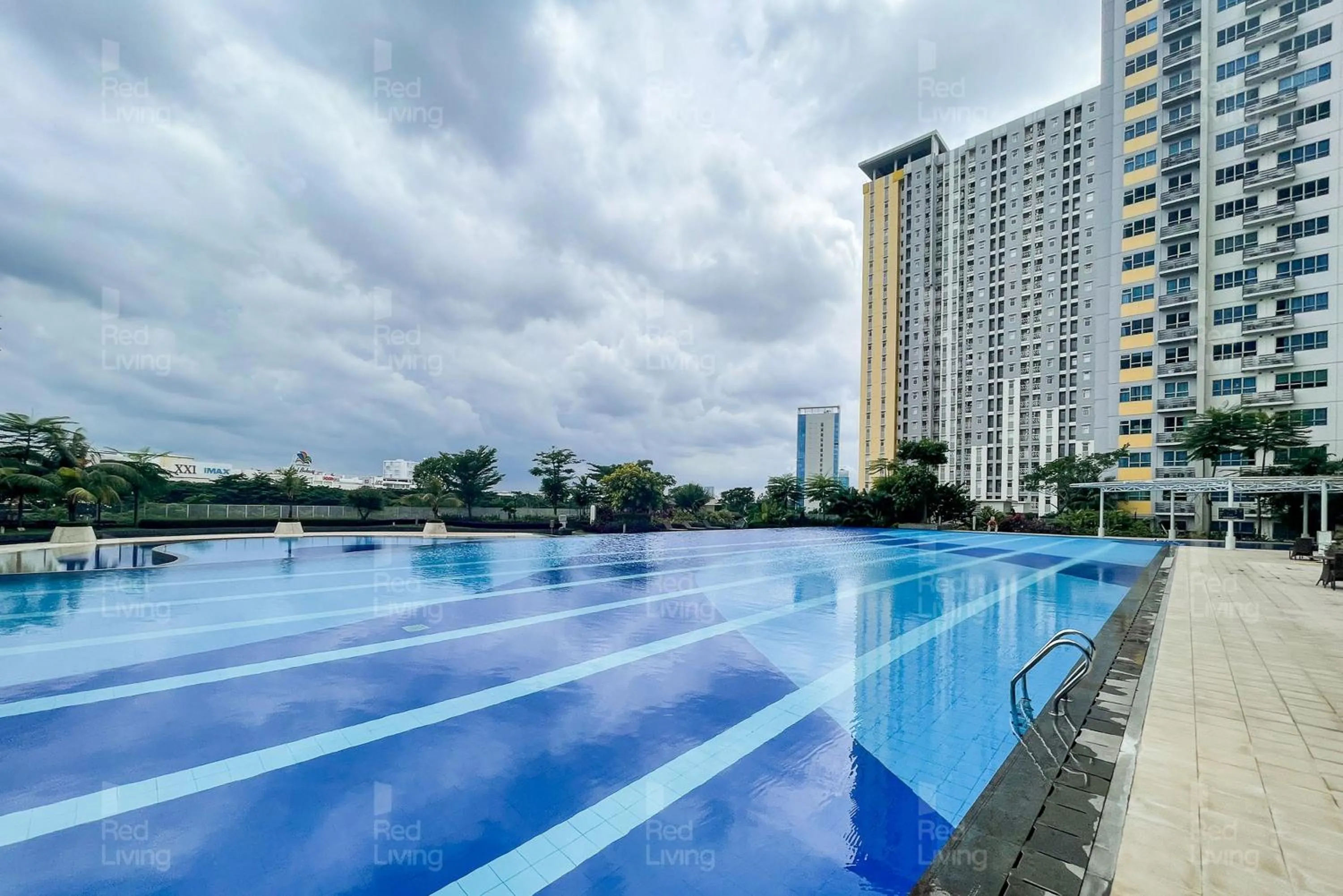 Property building in RedLiving Apartemen Springlake Summarecon - Kamarku Tower Azolla