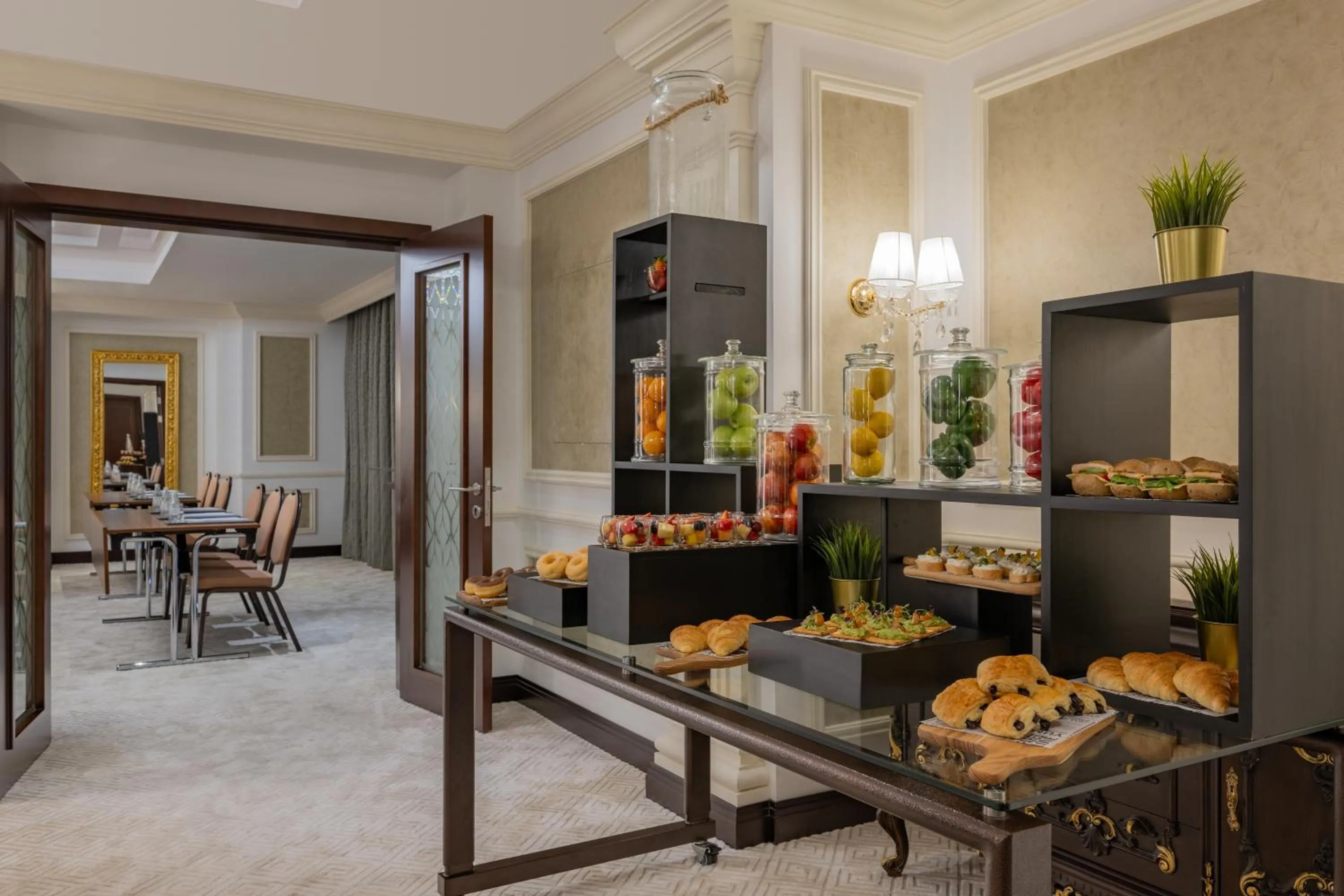 Meeting/conference room in Riviera Rayhaan by Rotana Doha