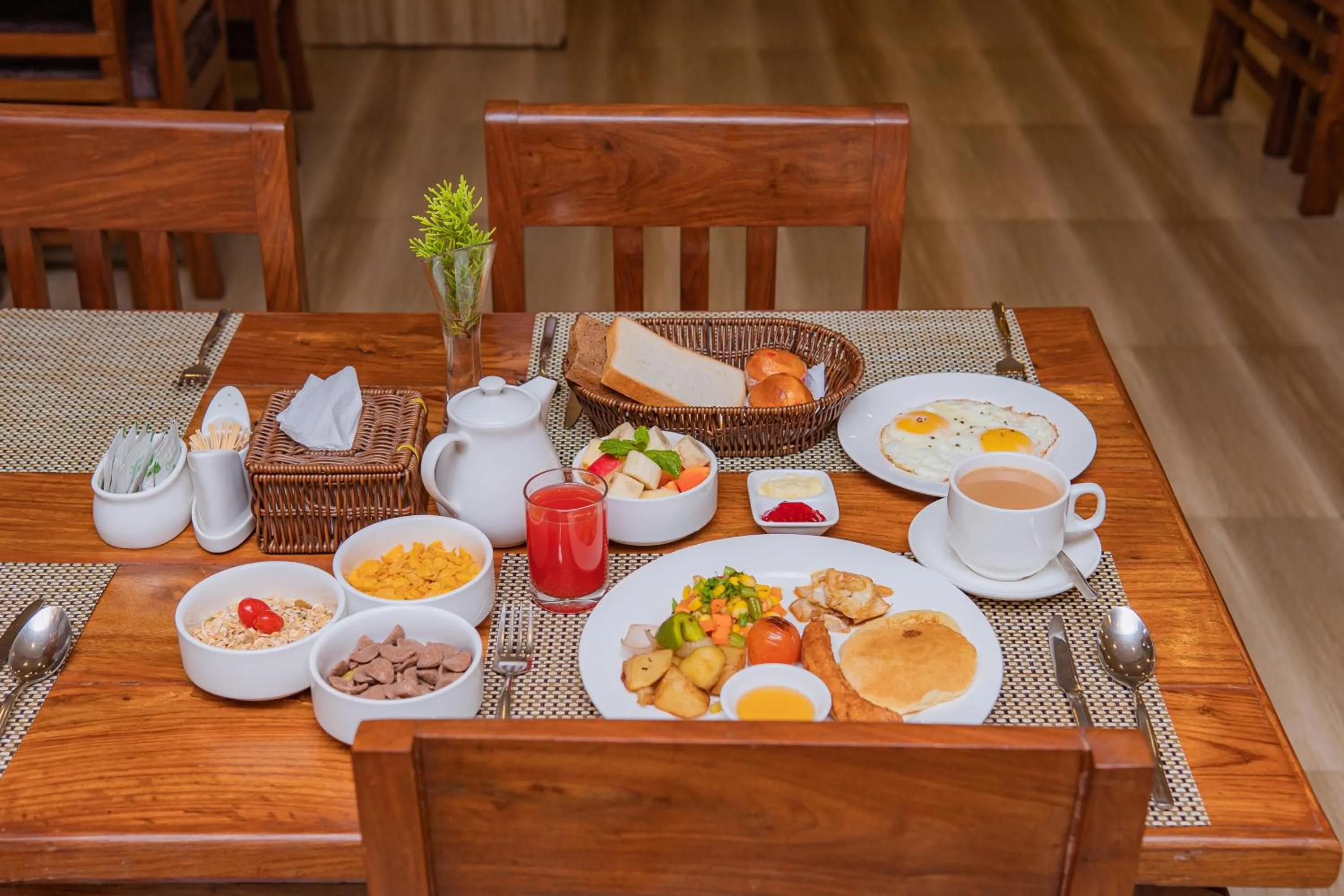 Food and drinks in Hotel Hidden Kingdom