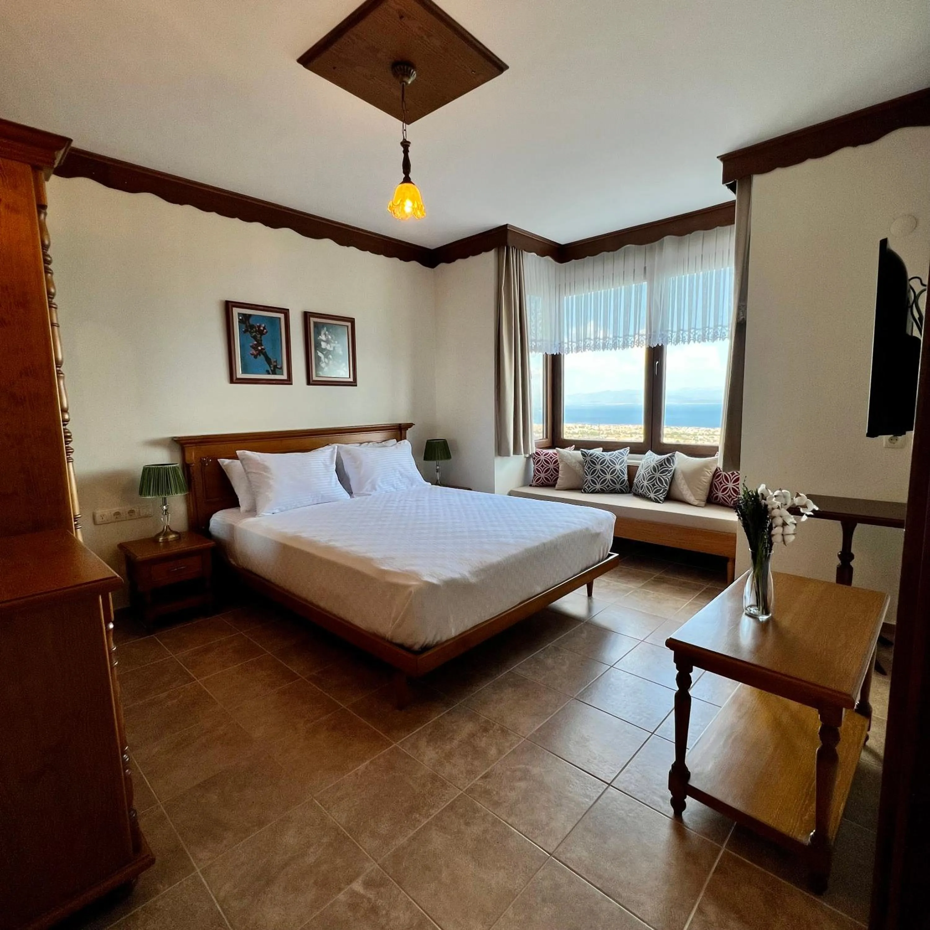 Photo of the whole room, Bed in KAZDAĞLARI ZEYTUNİHAN BUTİK OTEL