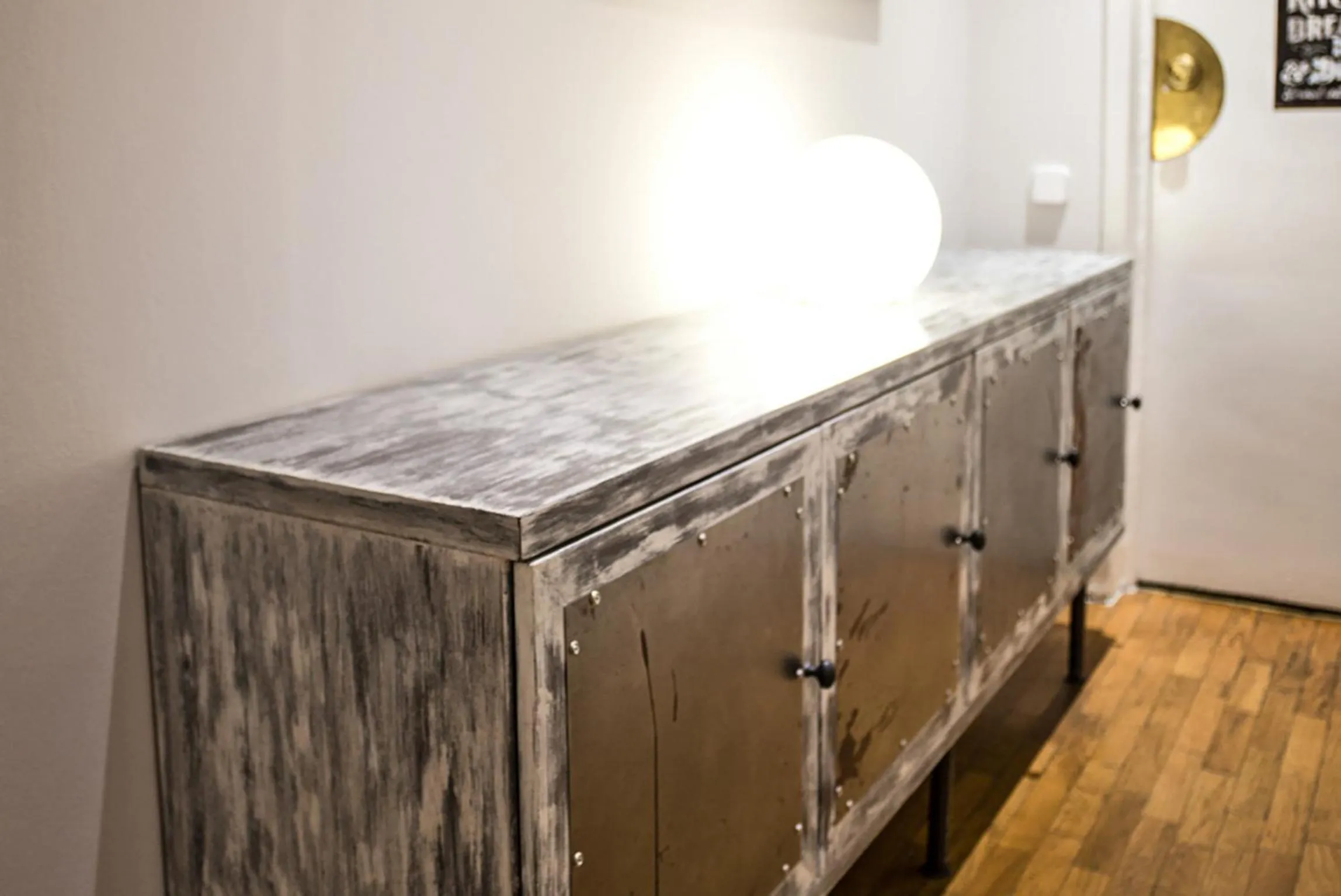 Decorative detail in Petit Hotel