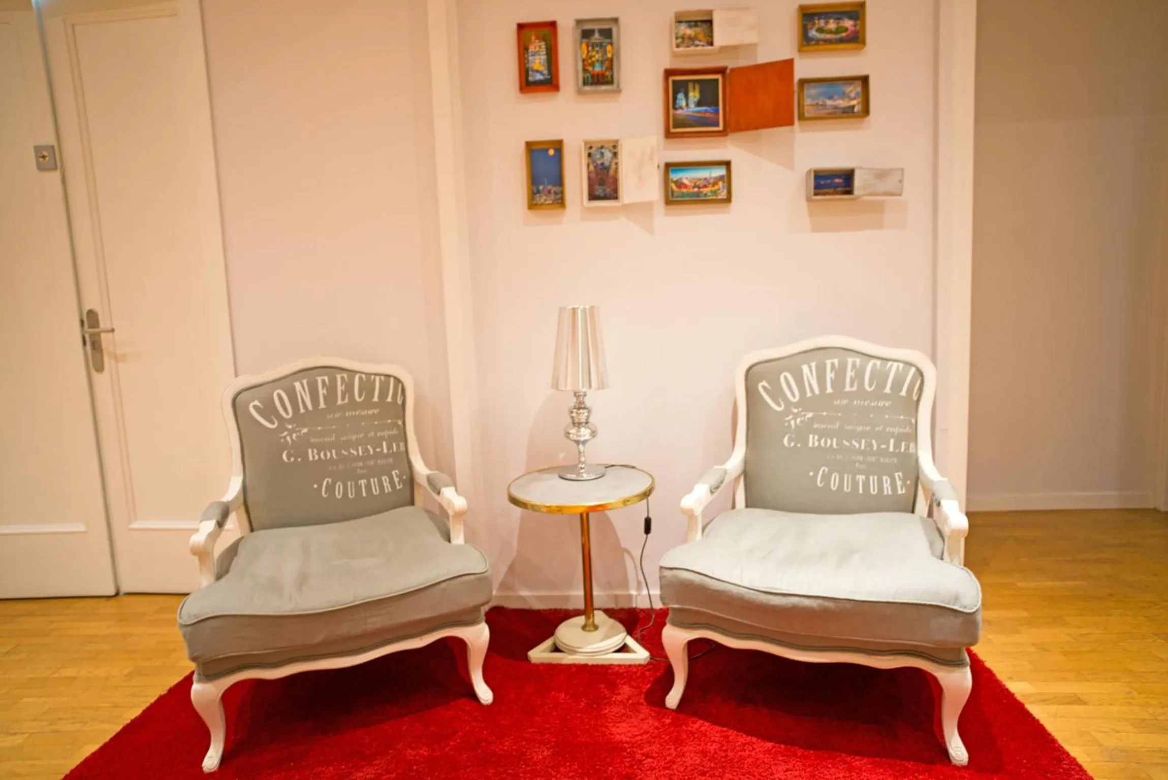 Lobby or reception in Petit Hotel