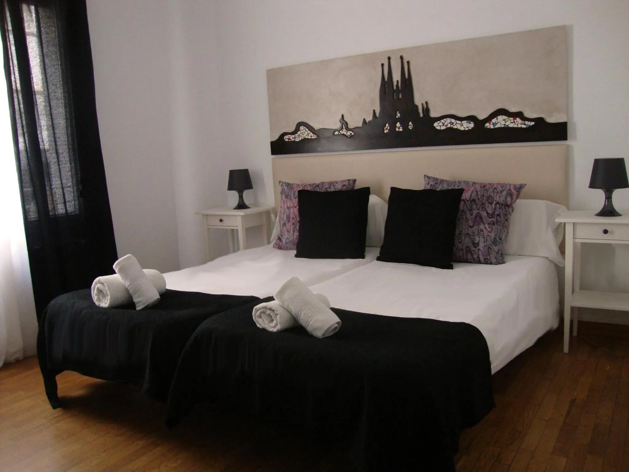 Photo of the whole room, Bed in Petit Hotel