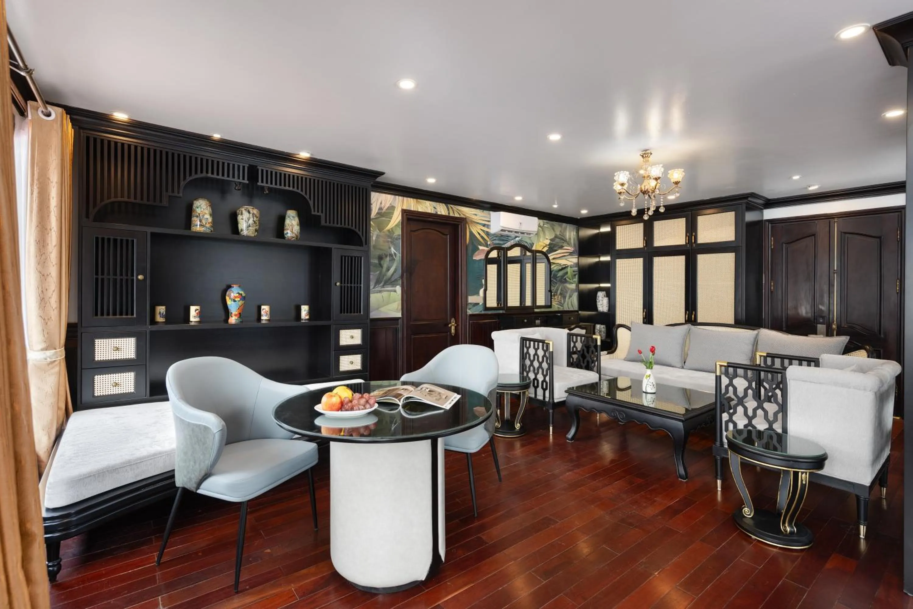 Living room in Aqua Of The Seas Cruise Halong by AHG