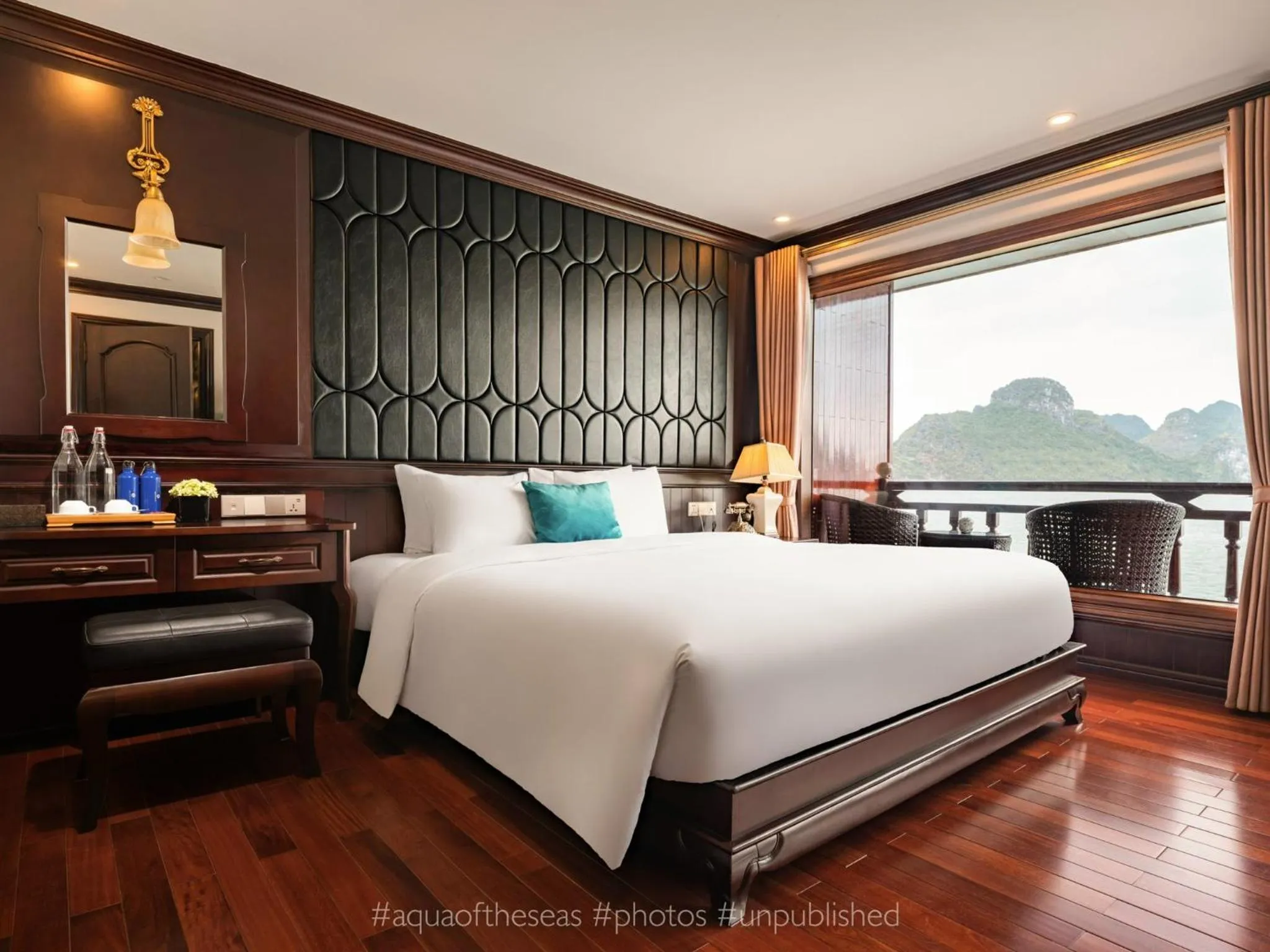 Bedroom, Bed in Aqua Of The Seas Cruise Halong by AHG