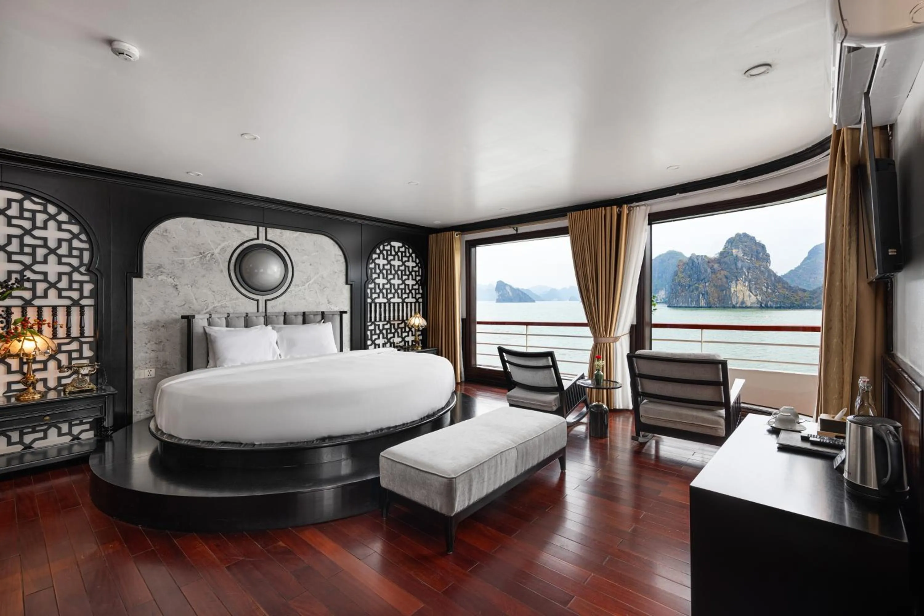 Bed in Aqua Of The Seas Cruise Halong by AHG