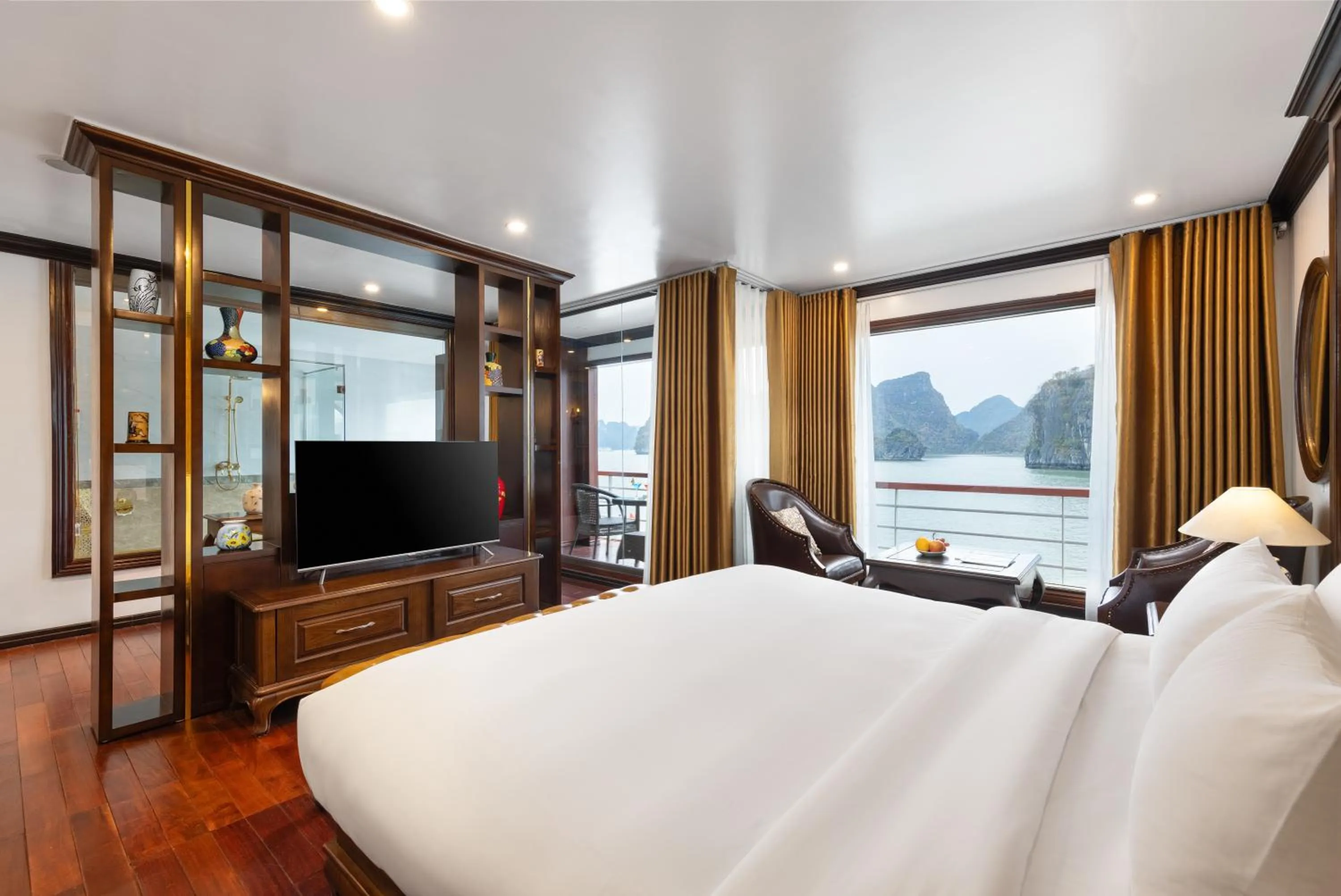 Bed in Aqua Of The Seas Cruise Halong by AHG