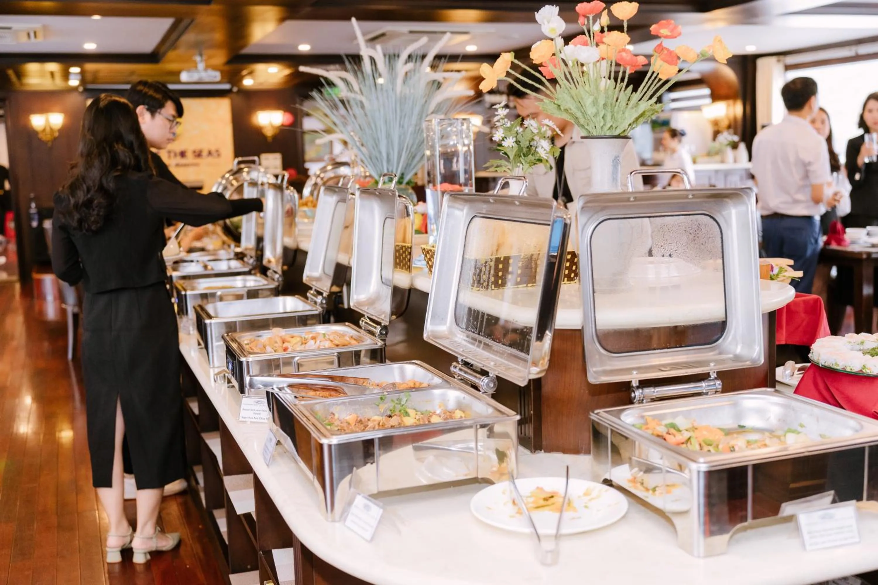 People in Aqua Of The Seas Cruise Halong by AHG