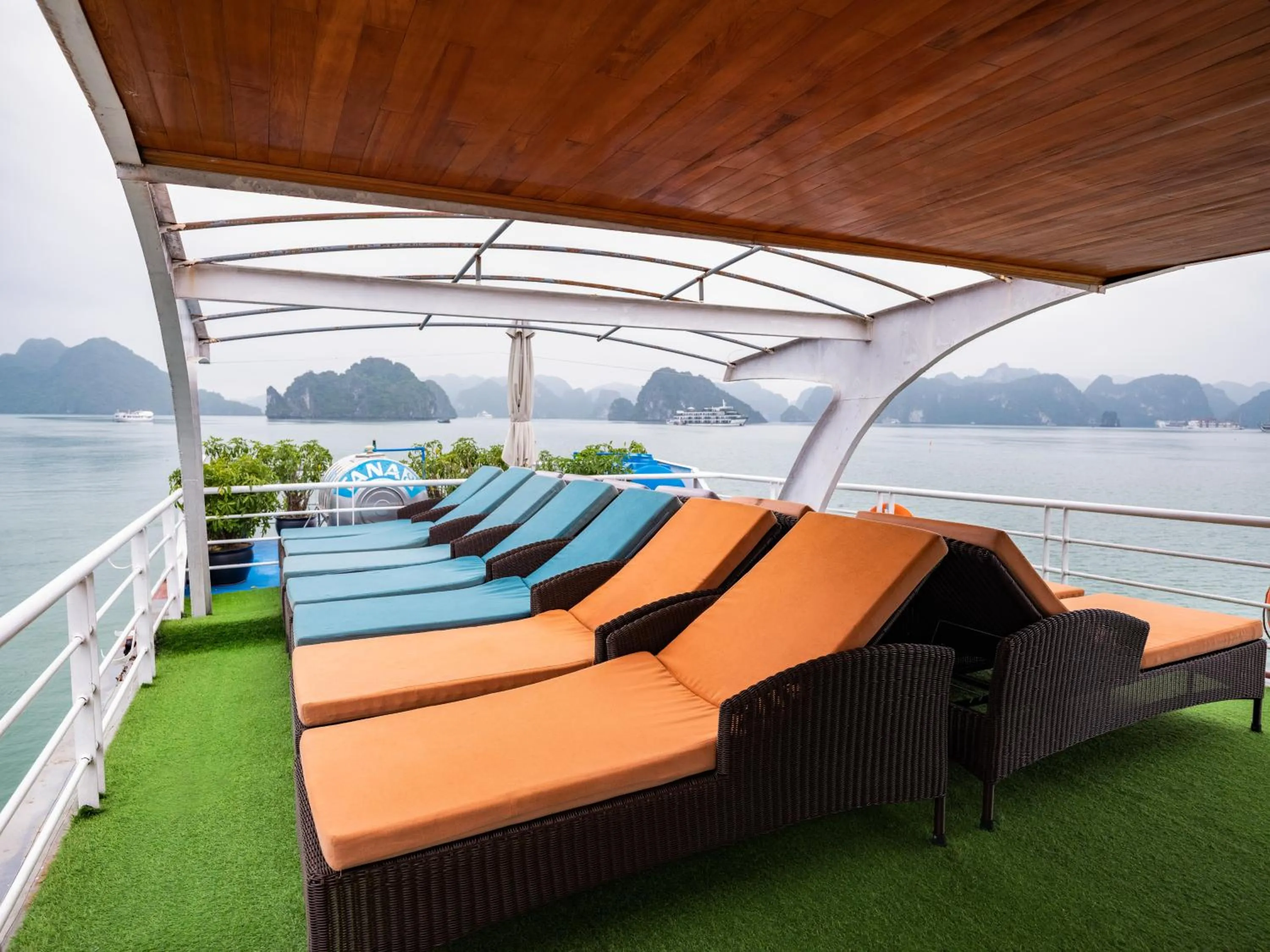 sunbed in Aqua Of The Seas Cruise Halong by AHG