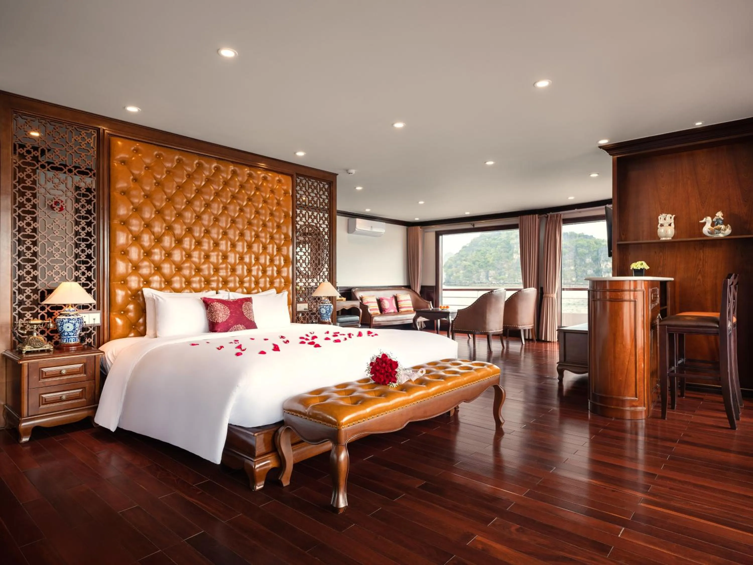 Bed in Aqua Of The Seas Cruise Halong by AHG