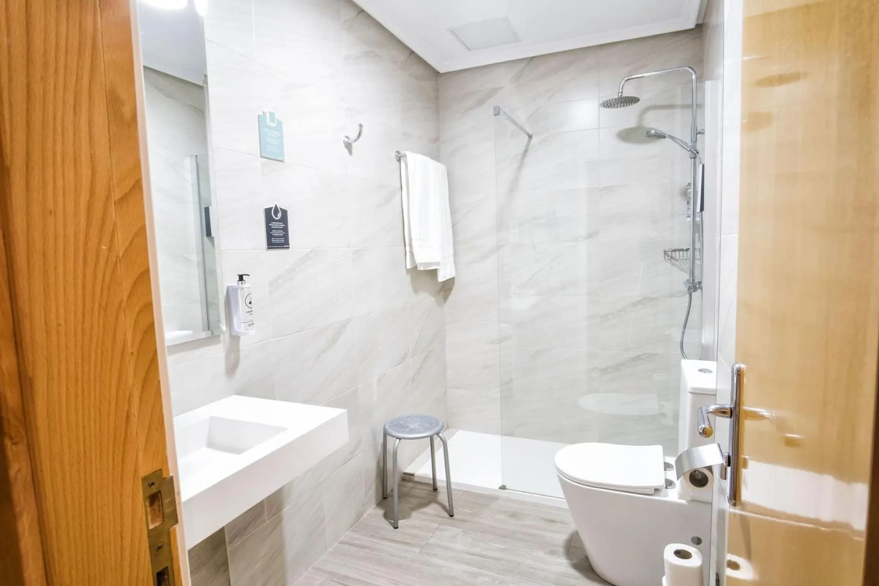 Bathroom in Hotel Alda Castelao