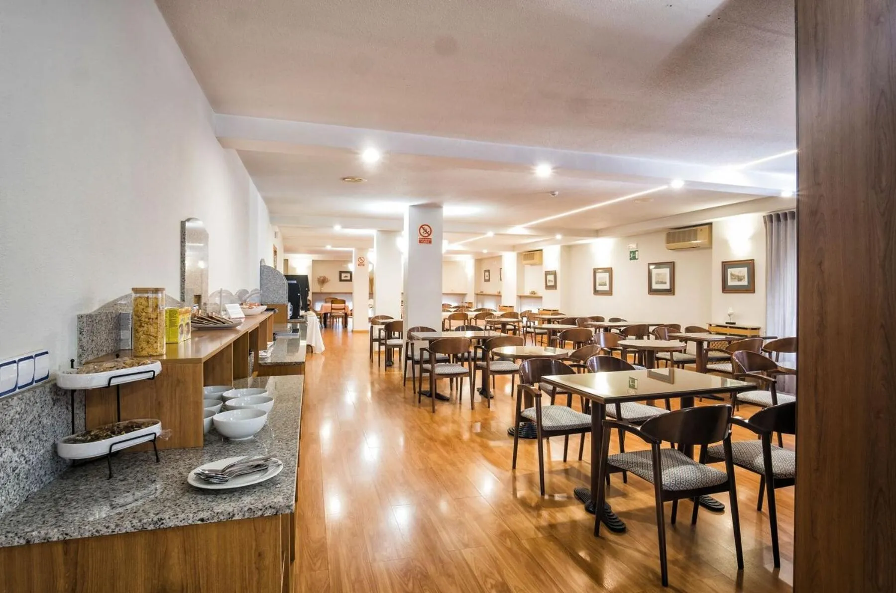 Breakfast in Hotel Alda Castelao