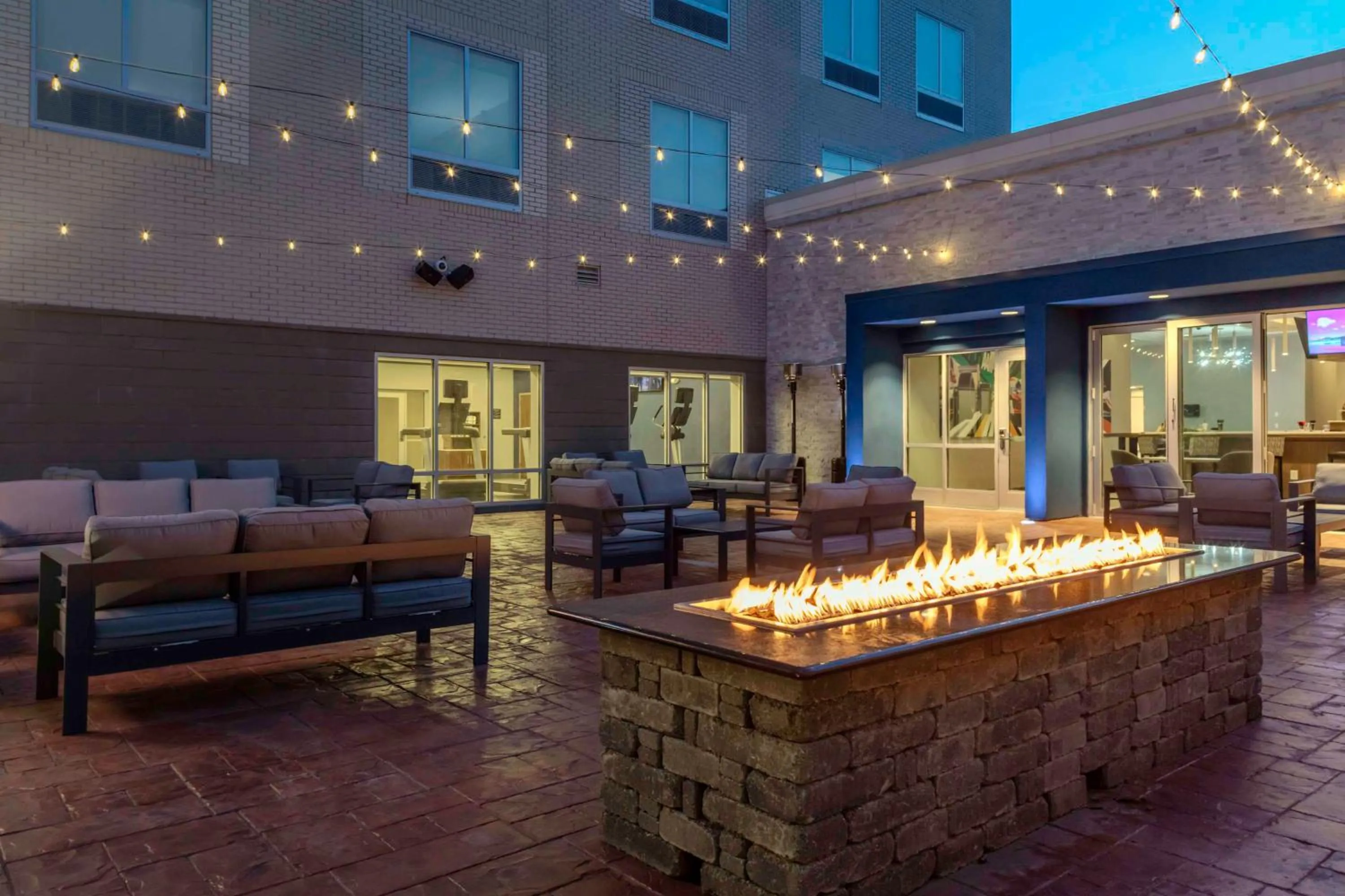 Patio in Hampton Inn & Suites Indianapolis West Speedway