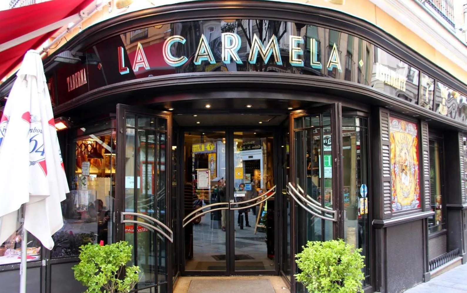 Property building in El Pasaje