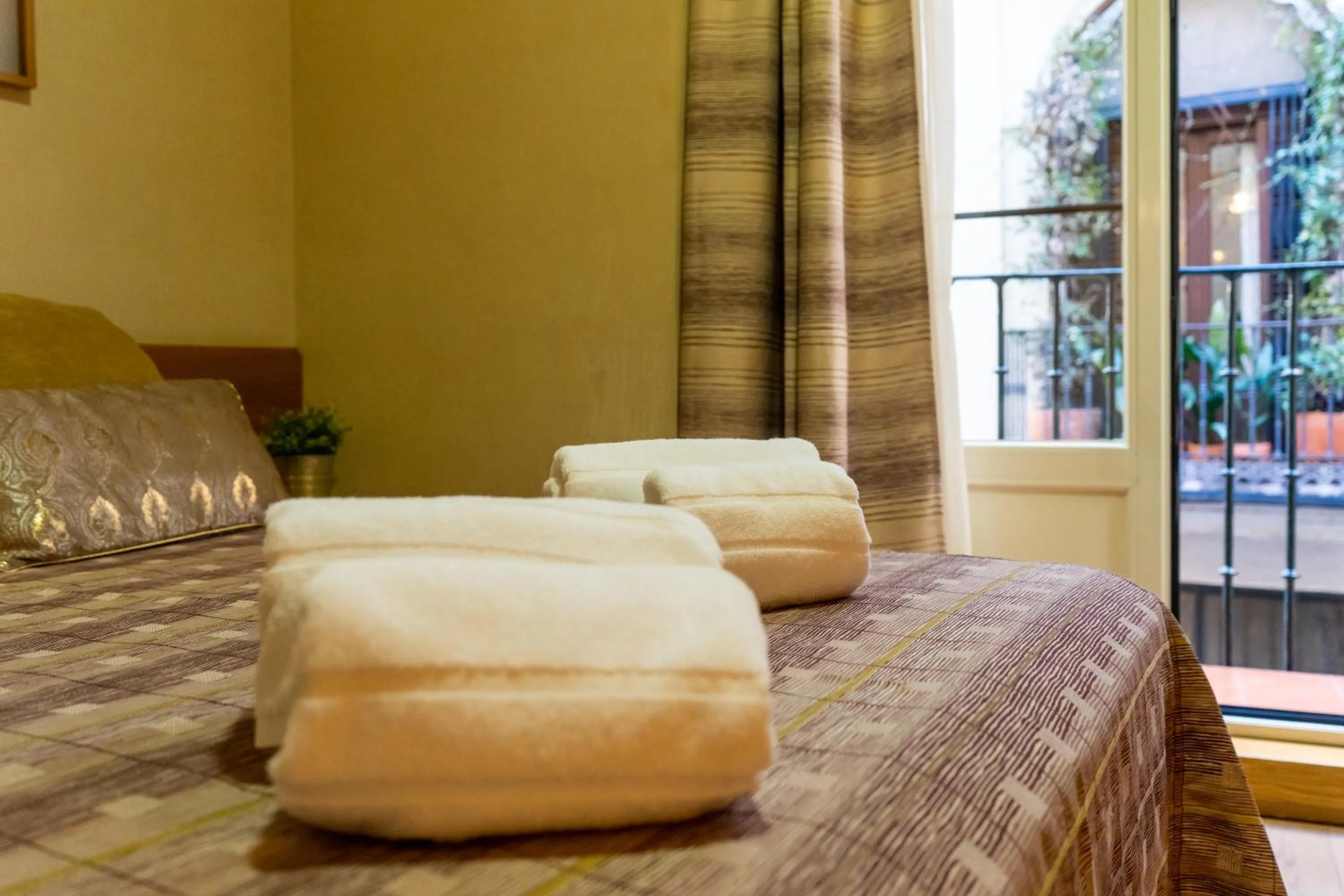 Decorative detail, Bed in El Pasaje