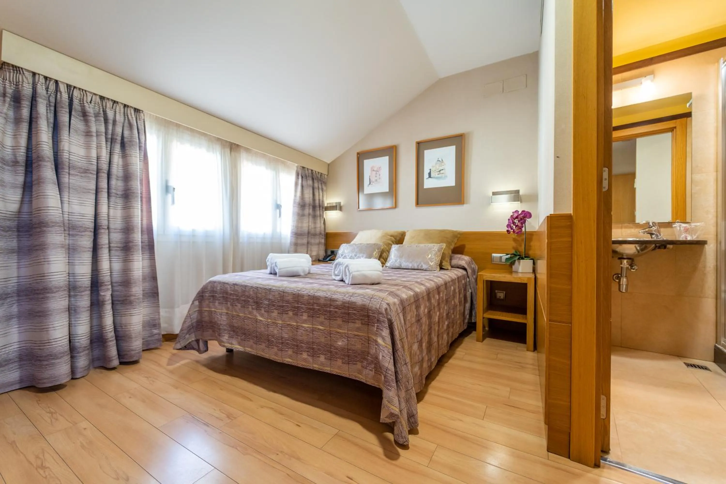 Bedroom, Bed in El Pasaje