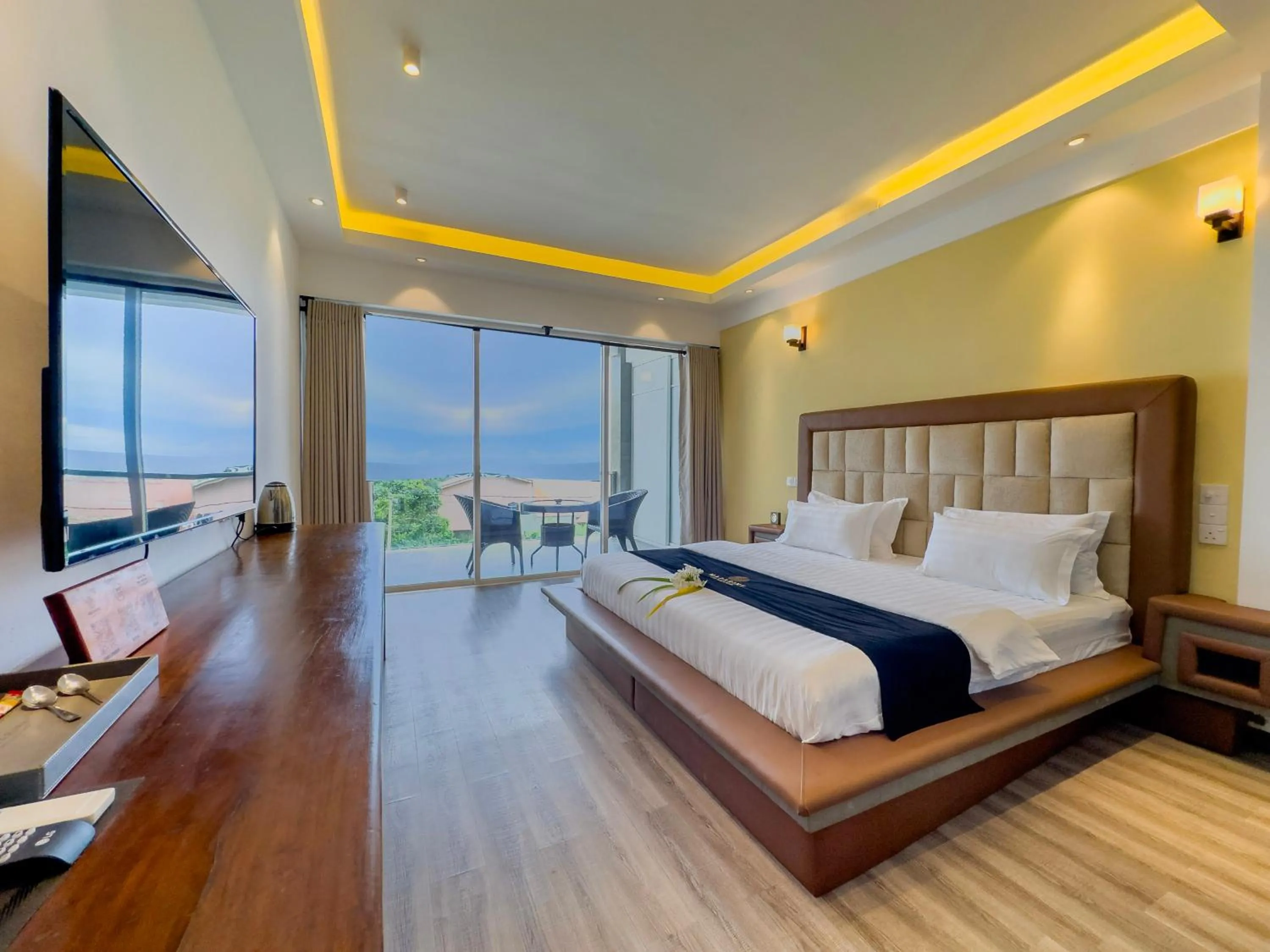 Natural landscape in Mazarine Surf Suites Hiriketiya