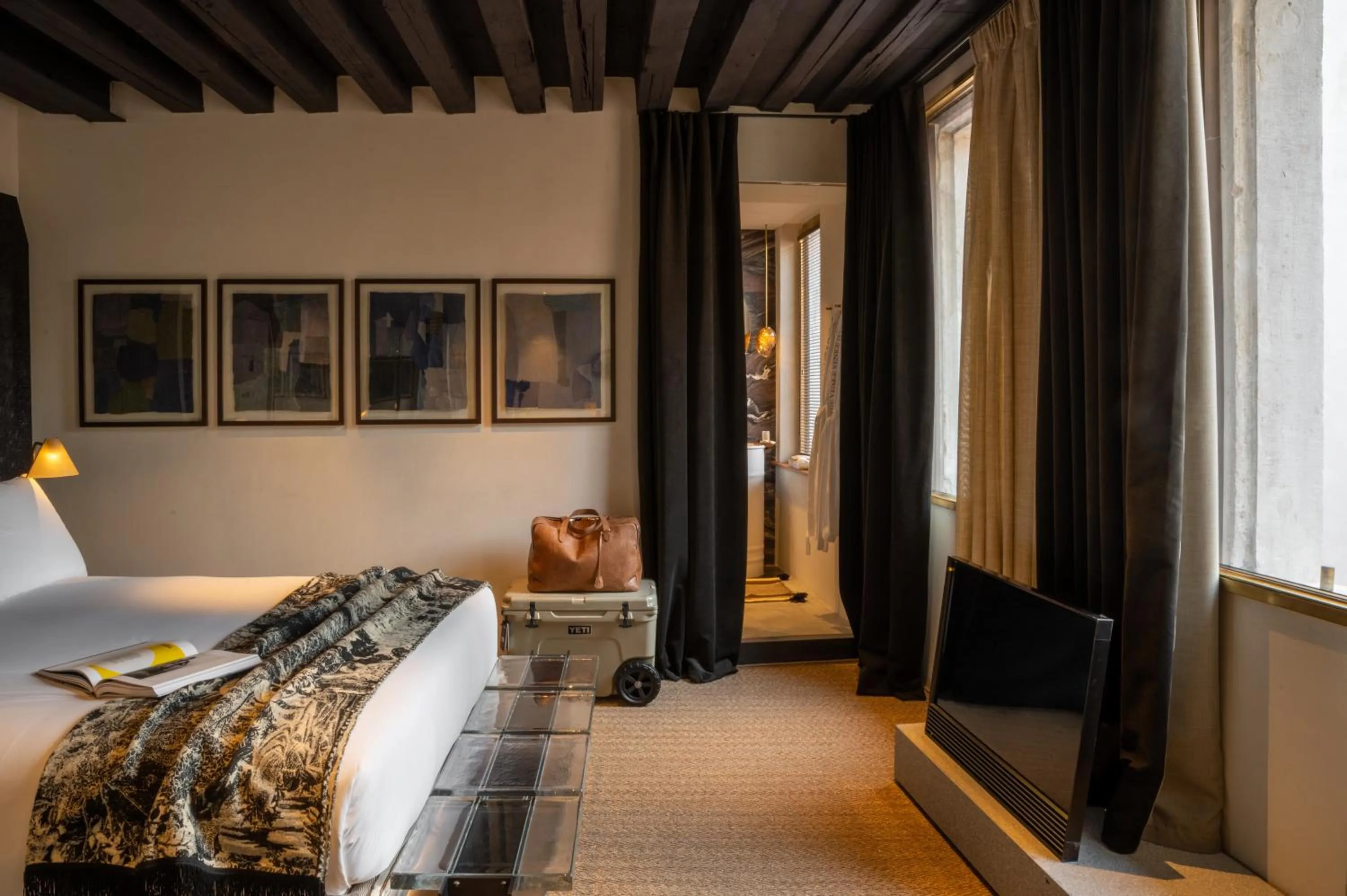 Photo of the whole room, Bed in The Venice Venice Hotel