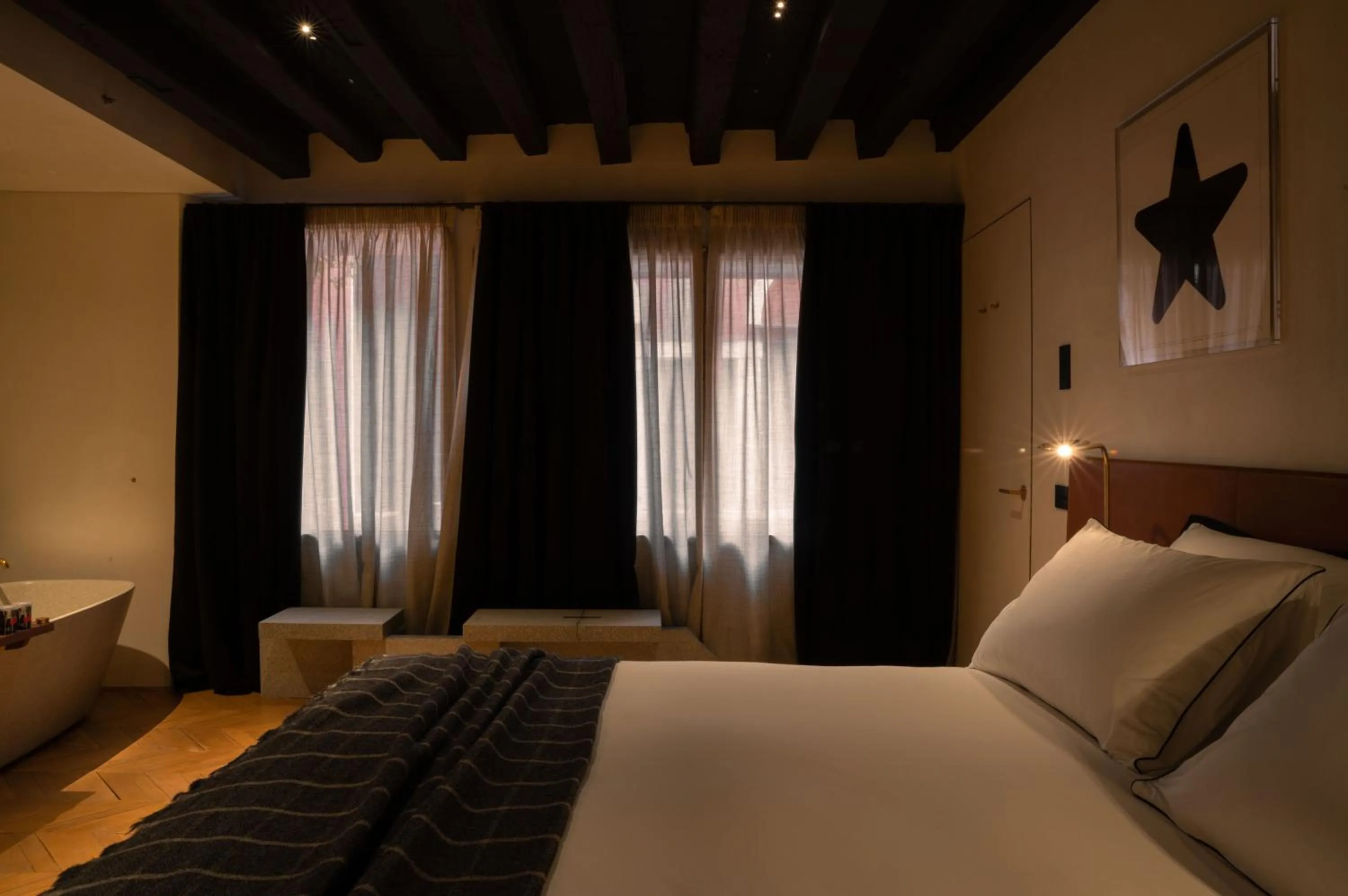 Photo of the whole room, Bed in The Venice Venice Hotel