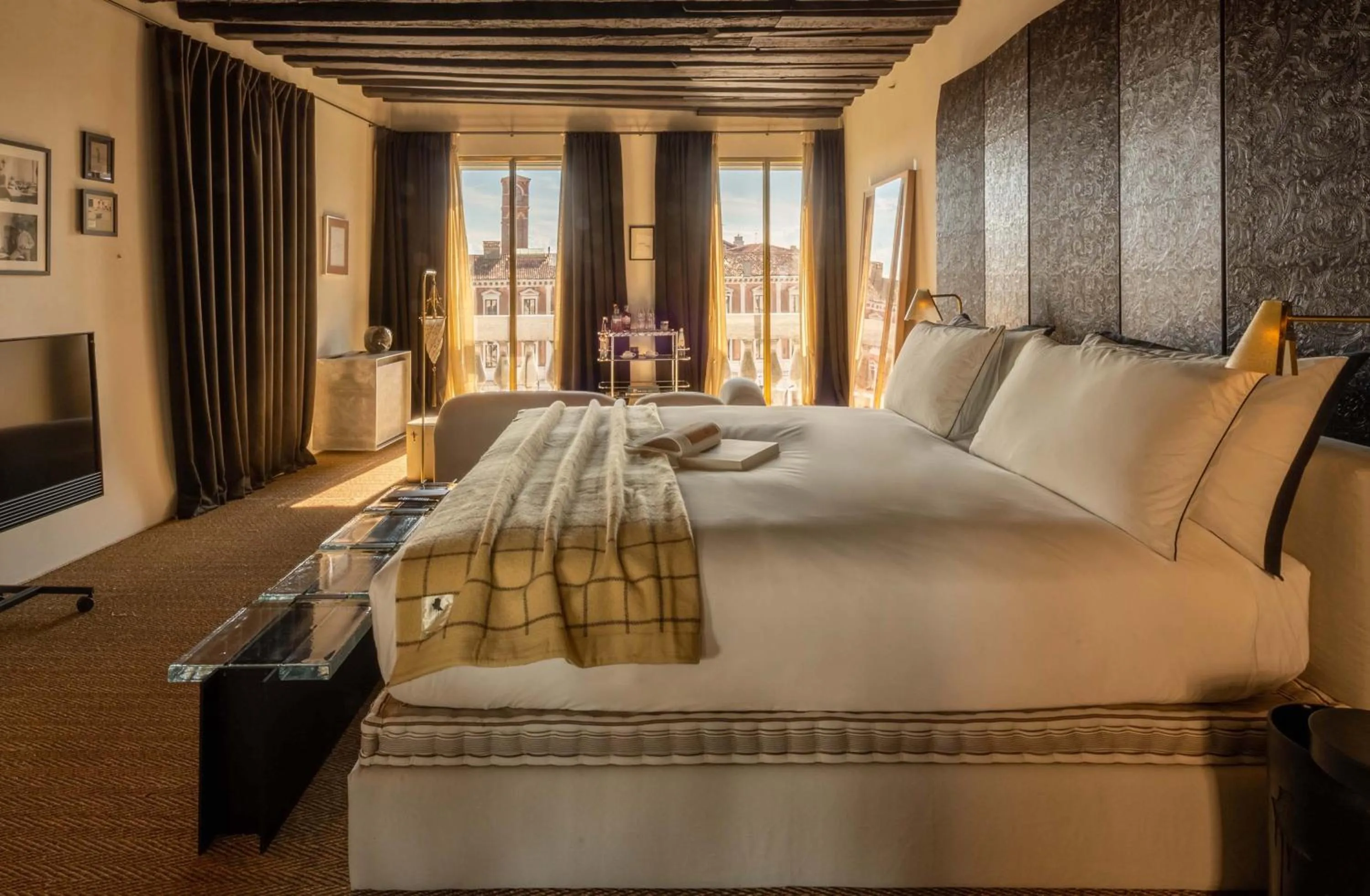 Photo of the whole room, Bed in The Venice Venice Hotel