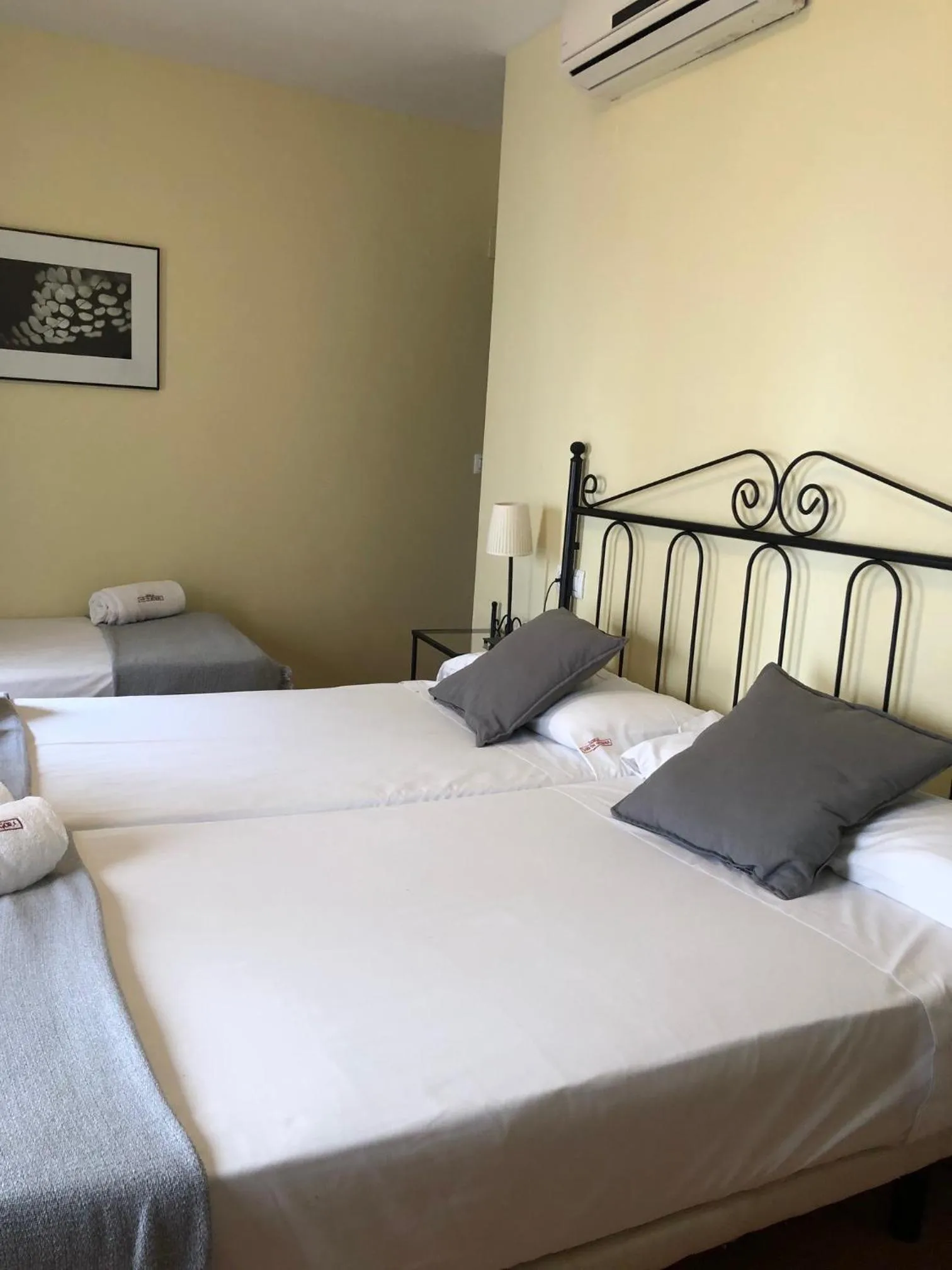 Bedroom, Bed in Hospedería Luis de Góngora