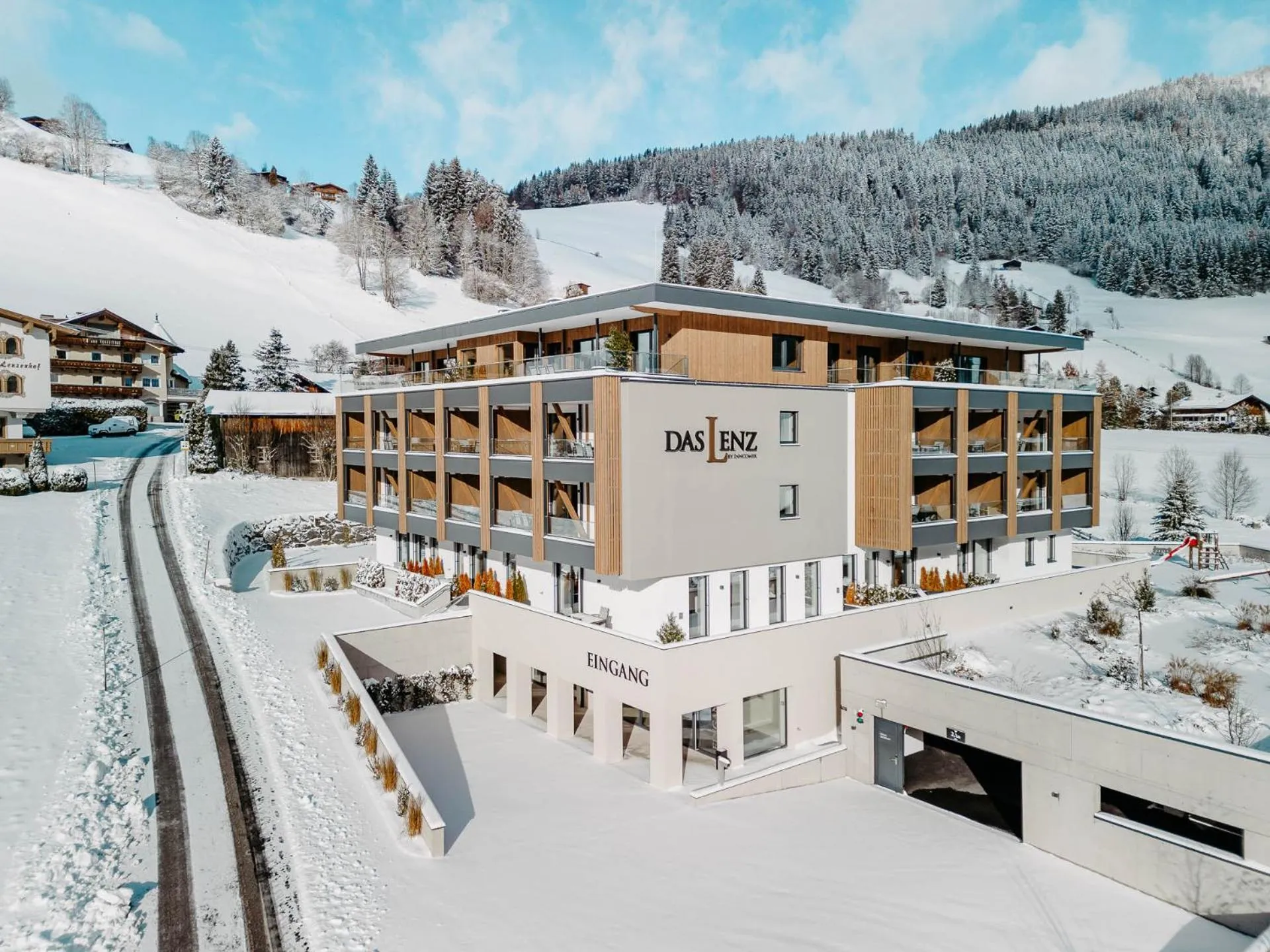 Property building in Das Lenz by Inncomer