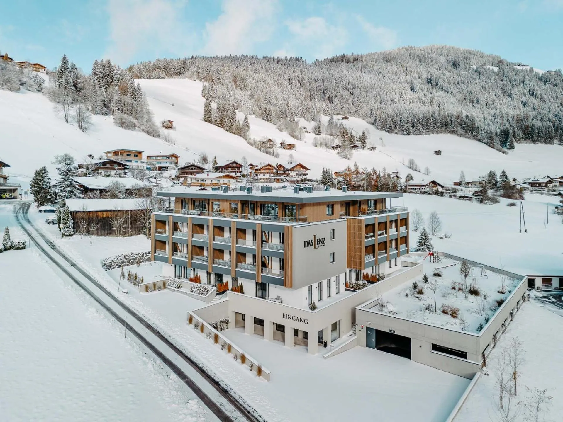 Property building in Das Lenz by Inncomer