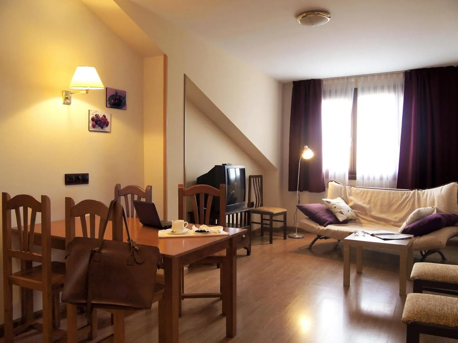 Living room in Hotel y Apartamentos Arias