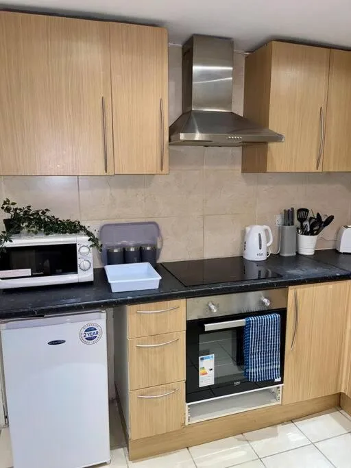 Kitchen or kitchenette in Stylish Cosy Studio Apartment