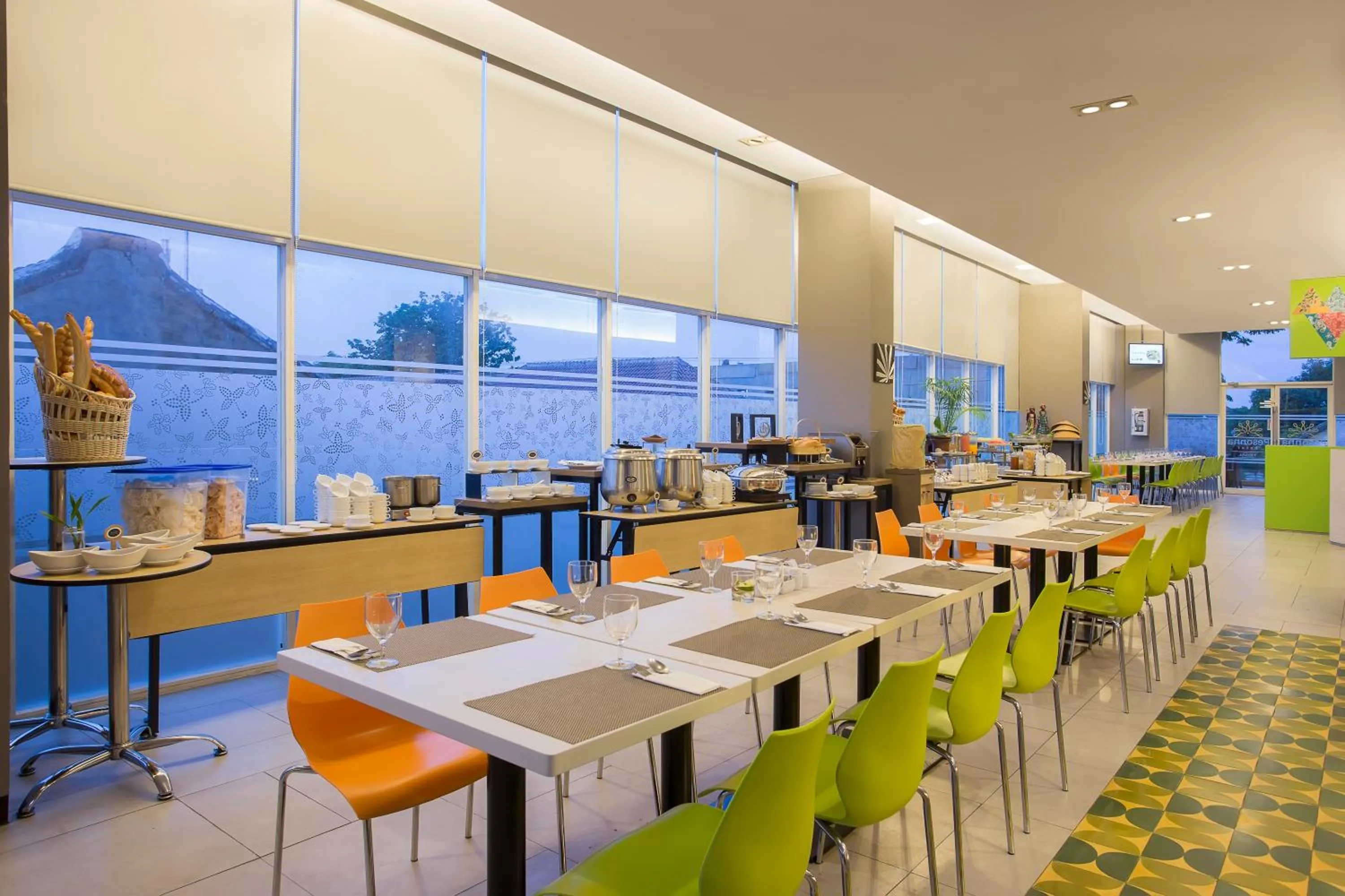 Restaurant/places to eat in KHAS Tegal Hotel