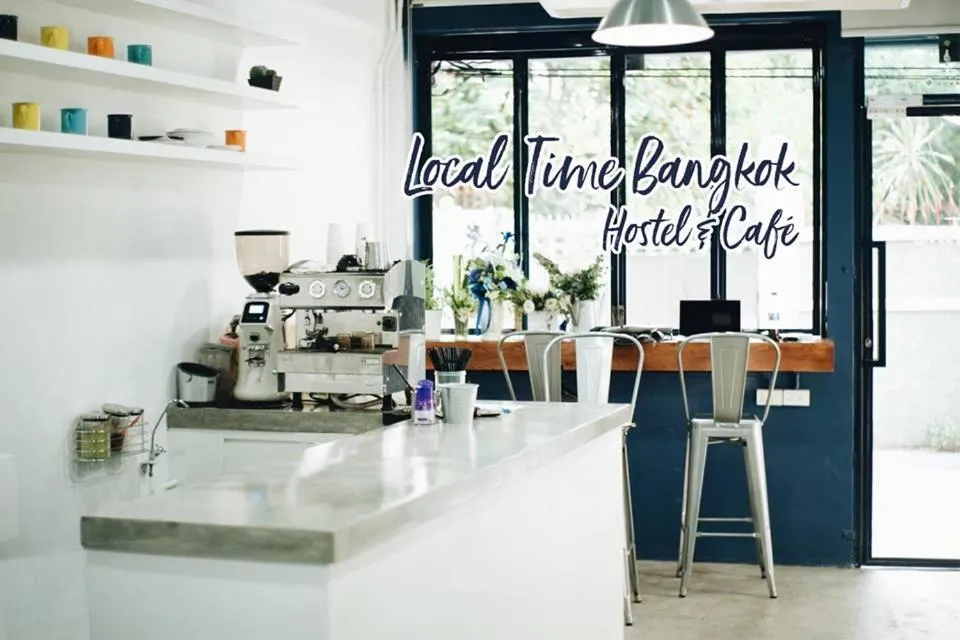 Local Time Bangkok Hostel&Cafe