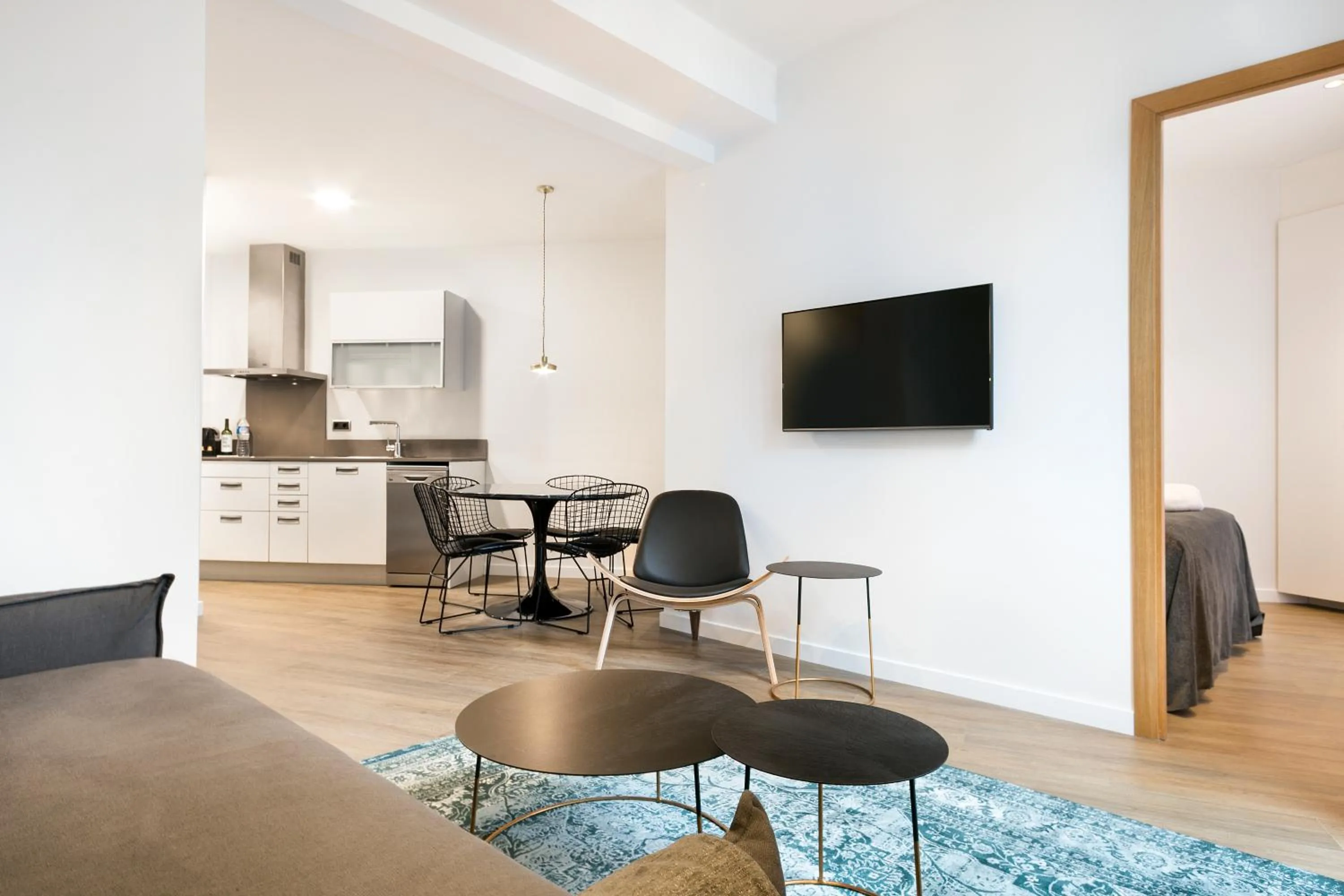 Kitchen or kitchenette in Vale Suites