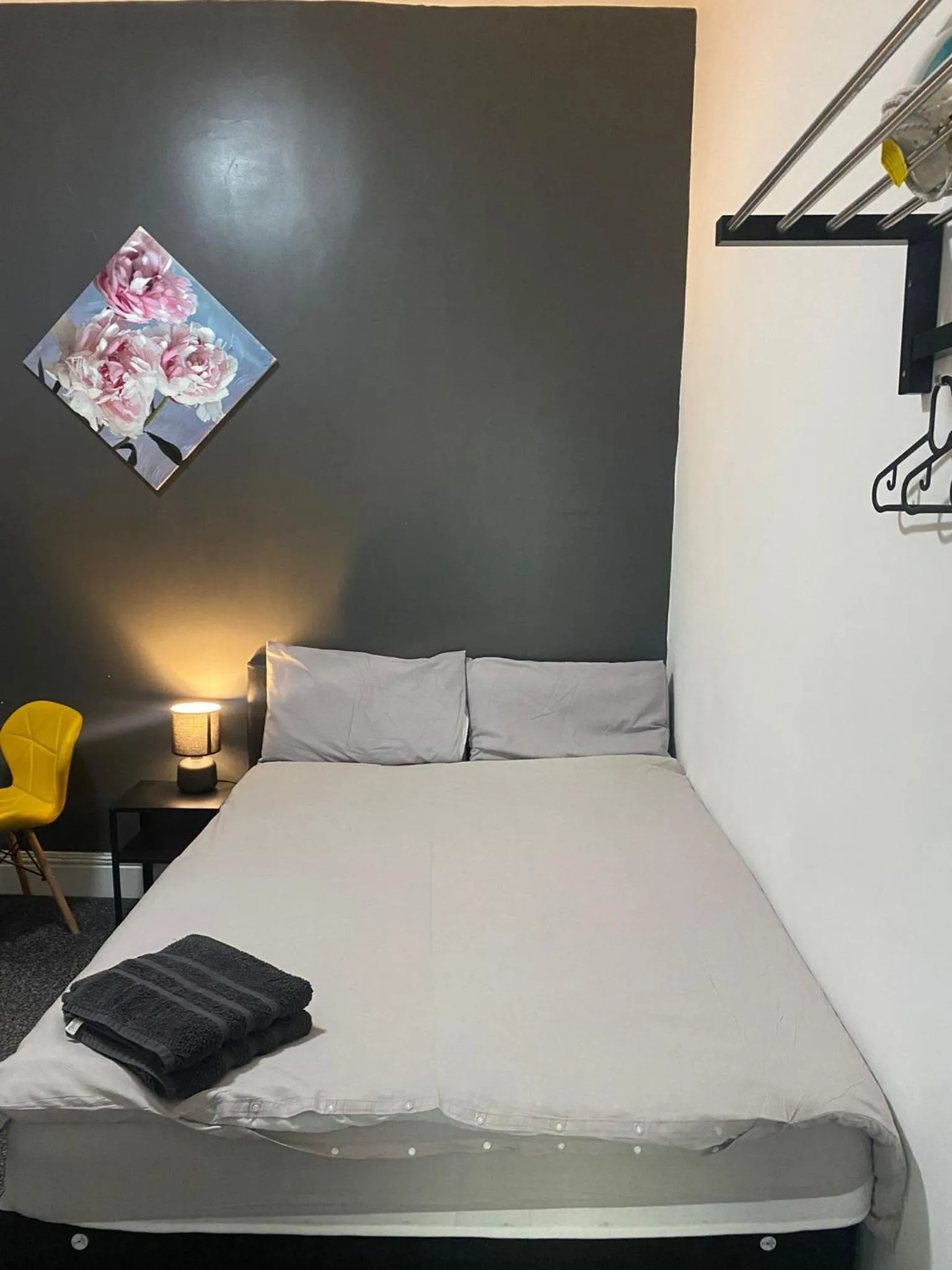 Bedroom, Bed in Black Ocean Holiday Apartments