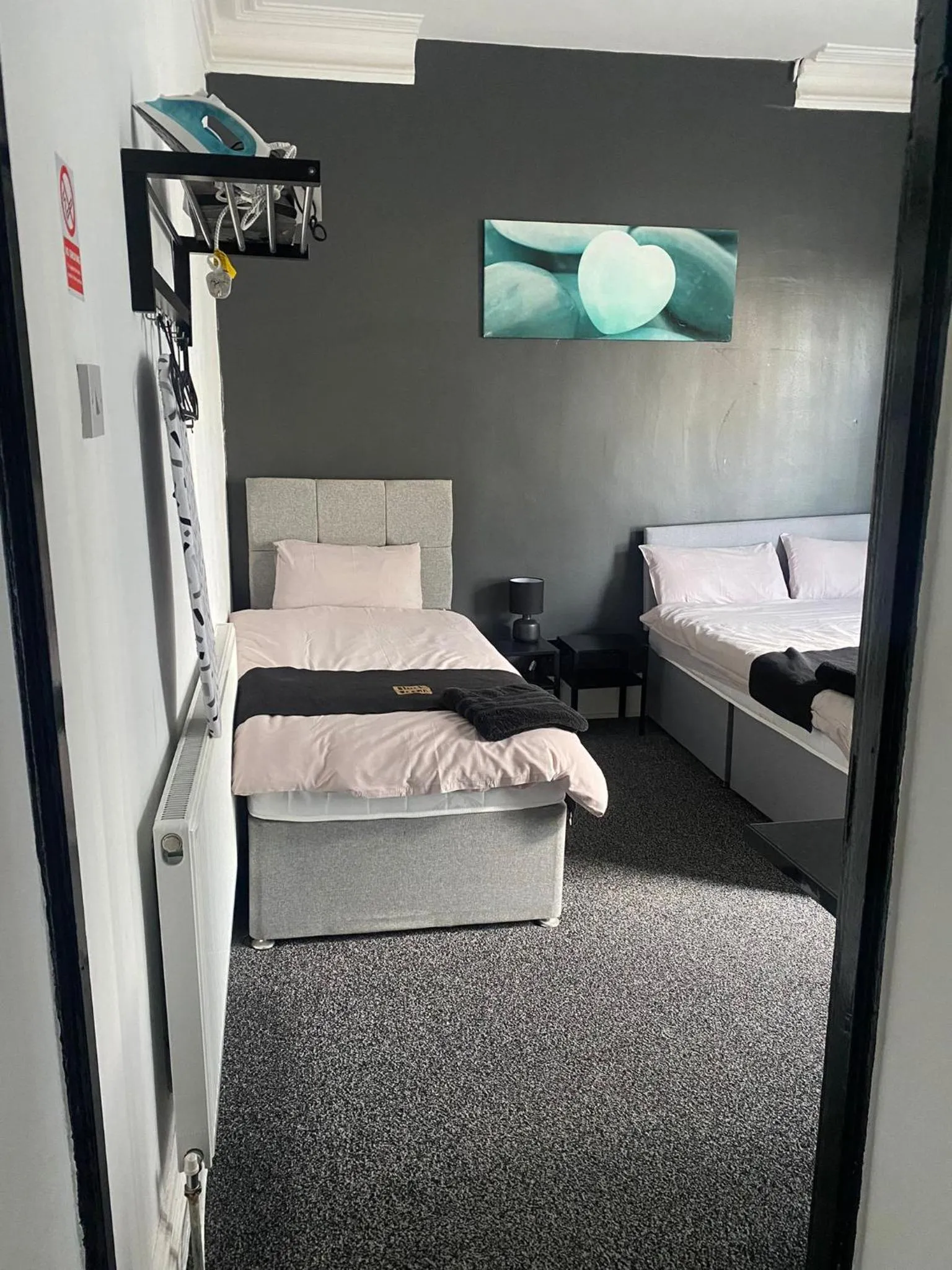 Bedroom, Bed in Black Ocean Holiday Apartments