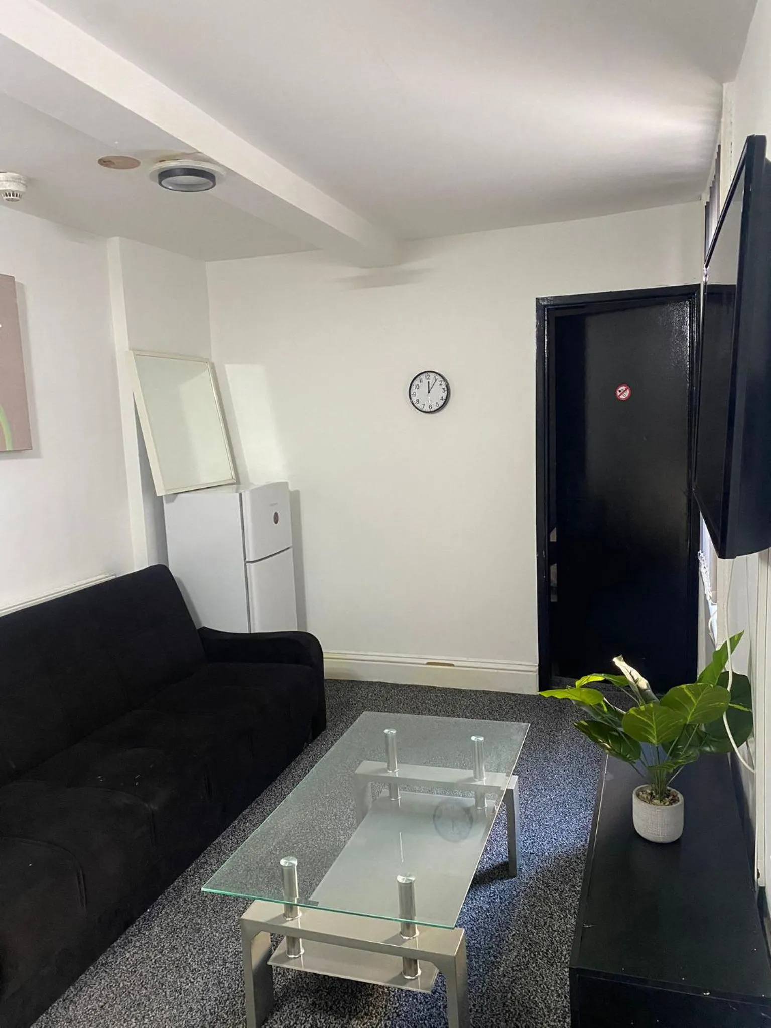 Living room in Black Ocean Holiday Apartments