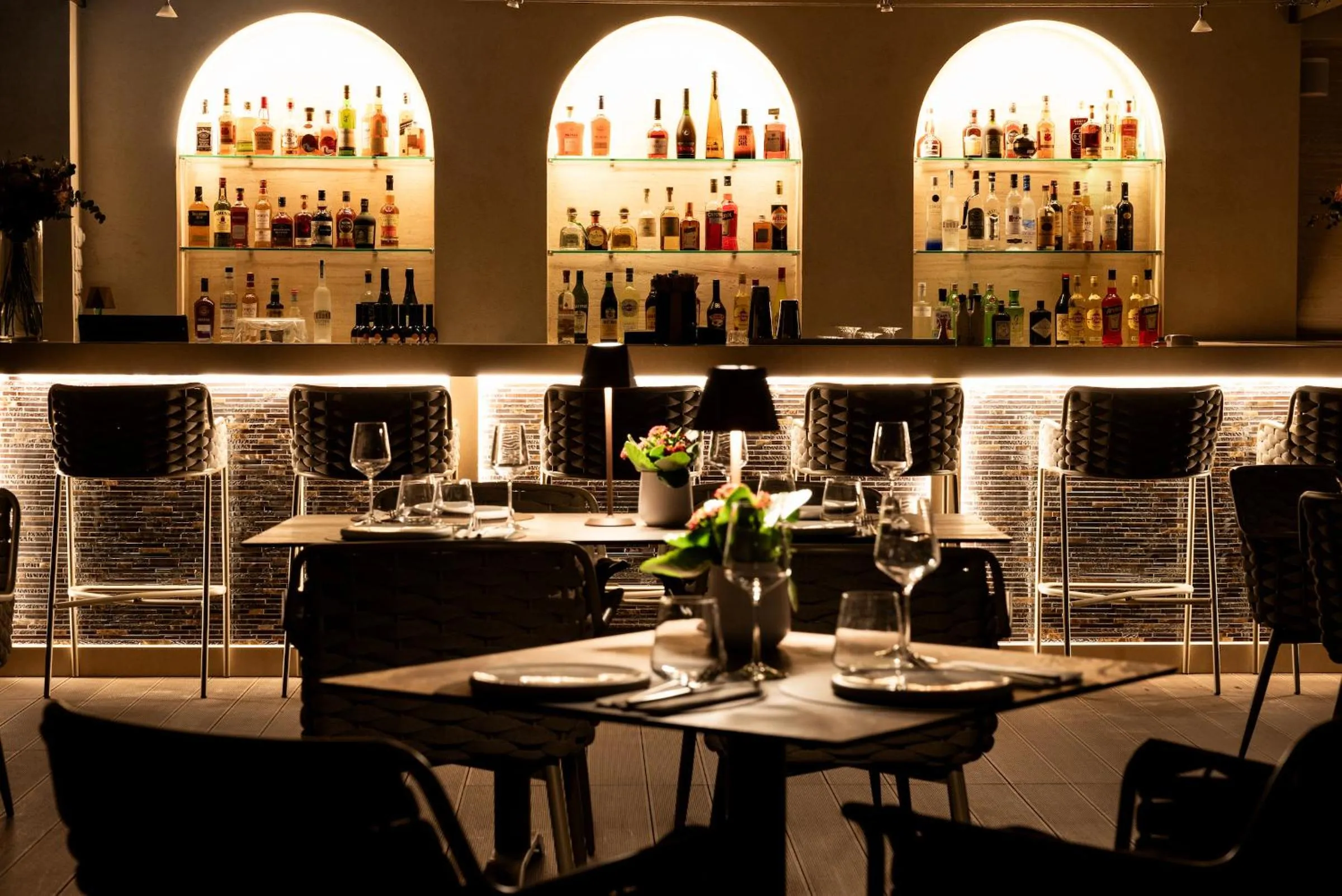 Restaurant/places to eat in 507 Athens