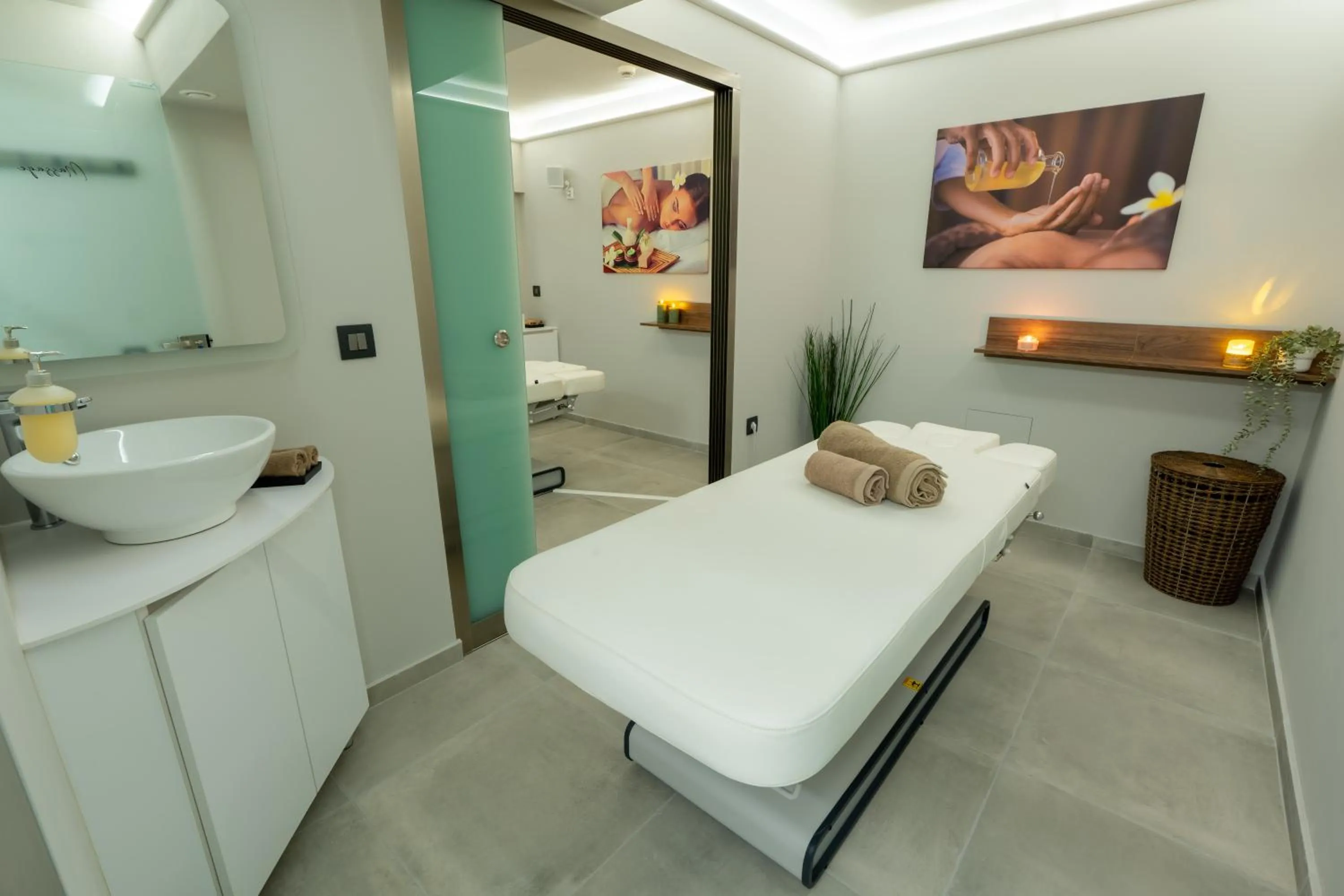 Massage, Bed in 507 Athens