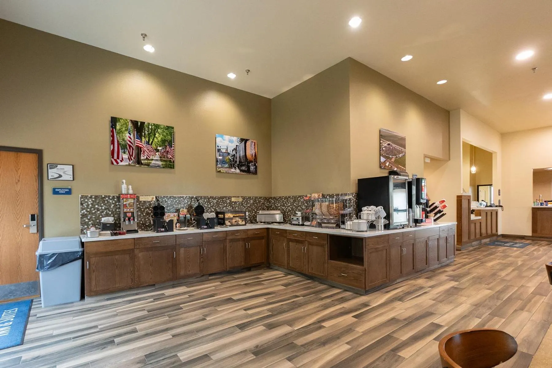 Coffee/tea facilities in Cobblestone Hotel & Suites-Sheldon