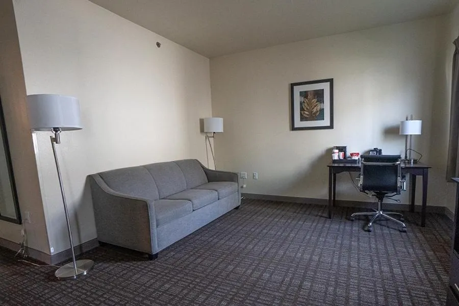 Seating area in Cobblestone Hotel & Suites-Sheldon