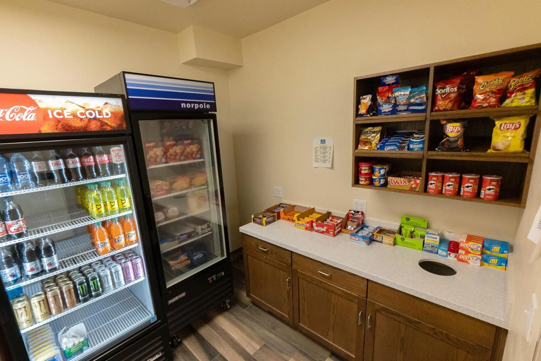 Food and drinks in Cobblestone Hotel & Suites-Sheldon