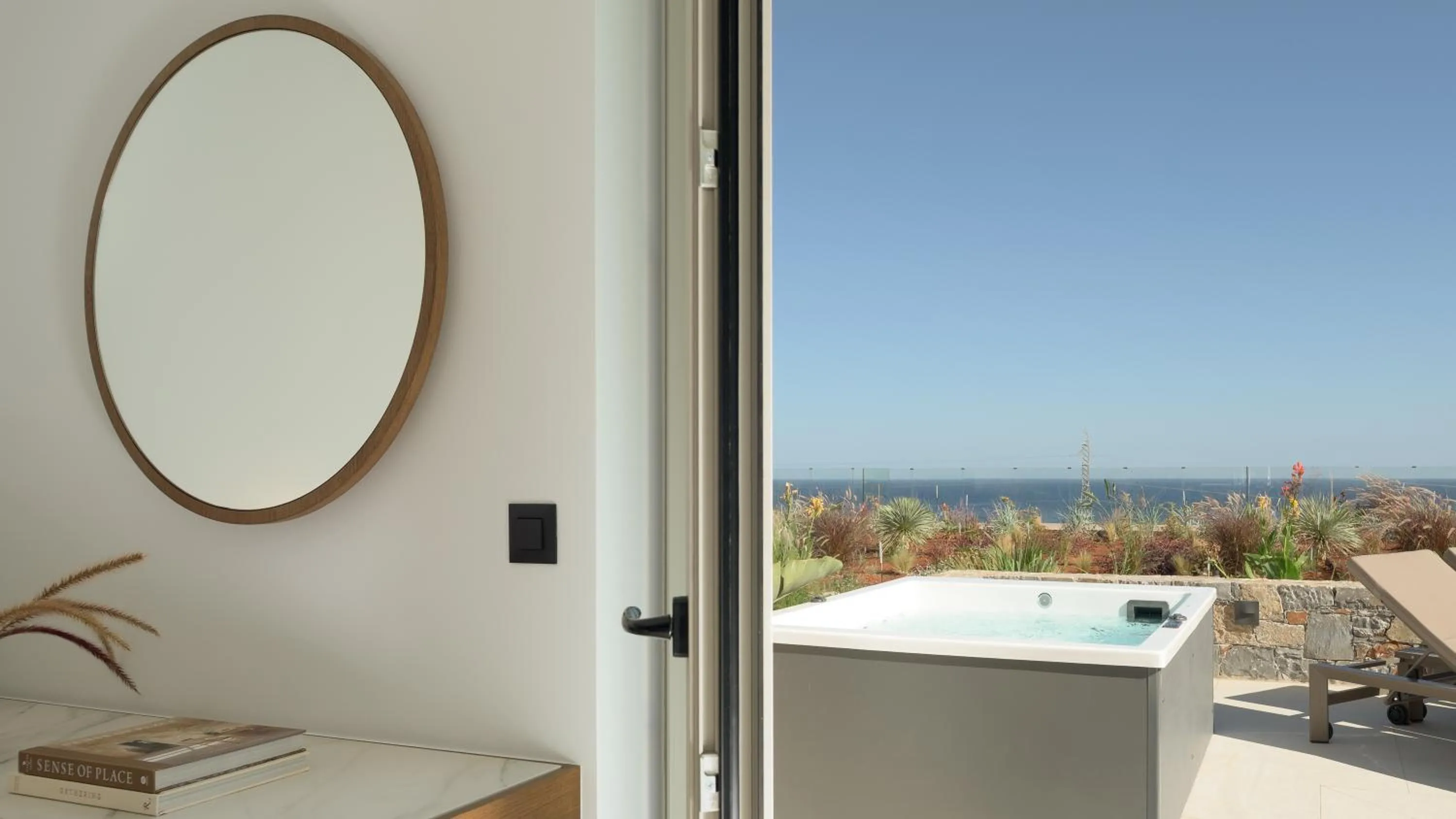 Hot Tub in Galaxy Suites Boutique Resort