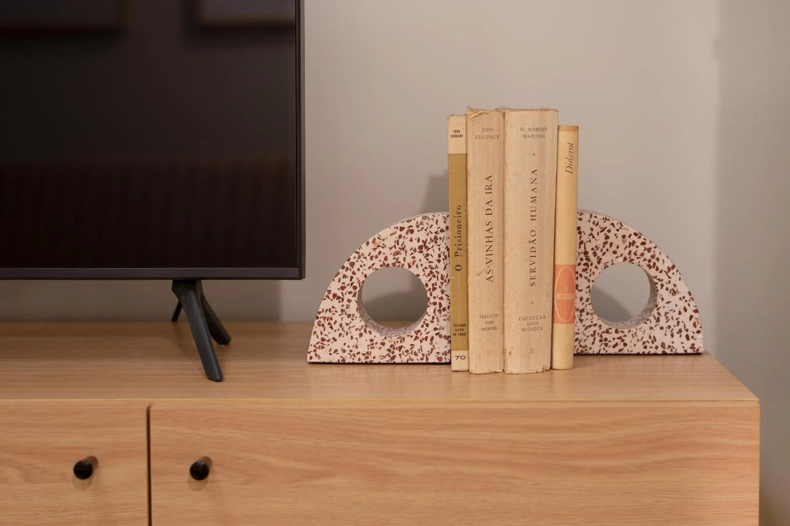 TV and multimedia, Bed in Entre Ruas Apartments