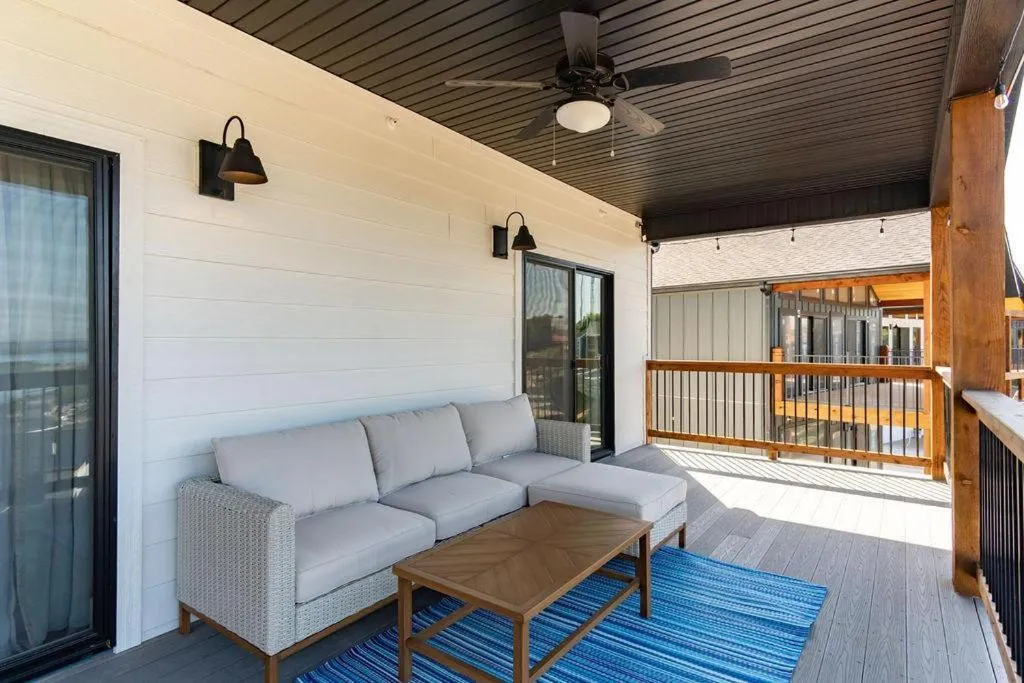 Chalet 1896 at Table Rock Lake