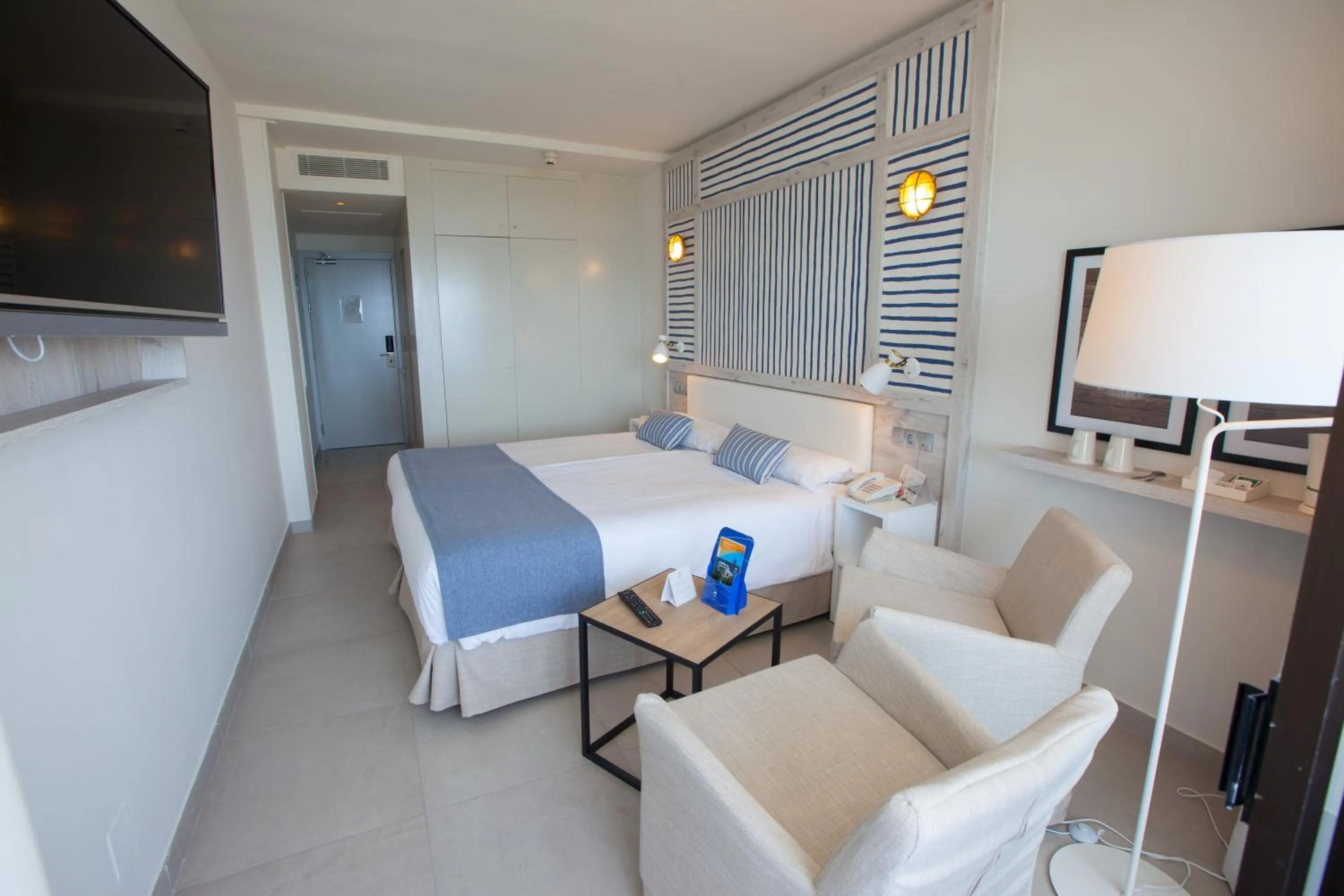 Property building, Bed in Corallium Beach by Lopesan Hotels - Adults Only