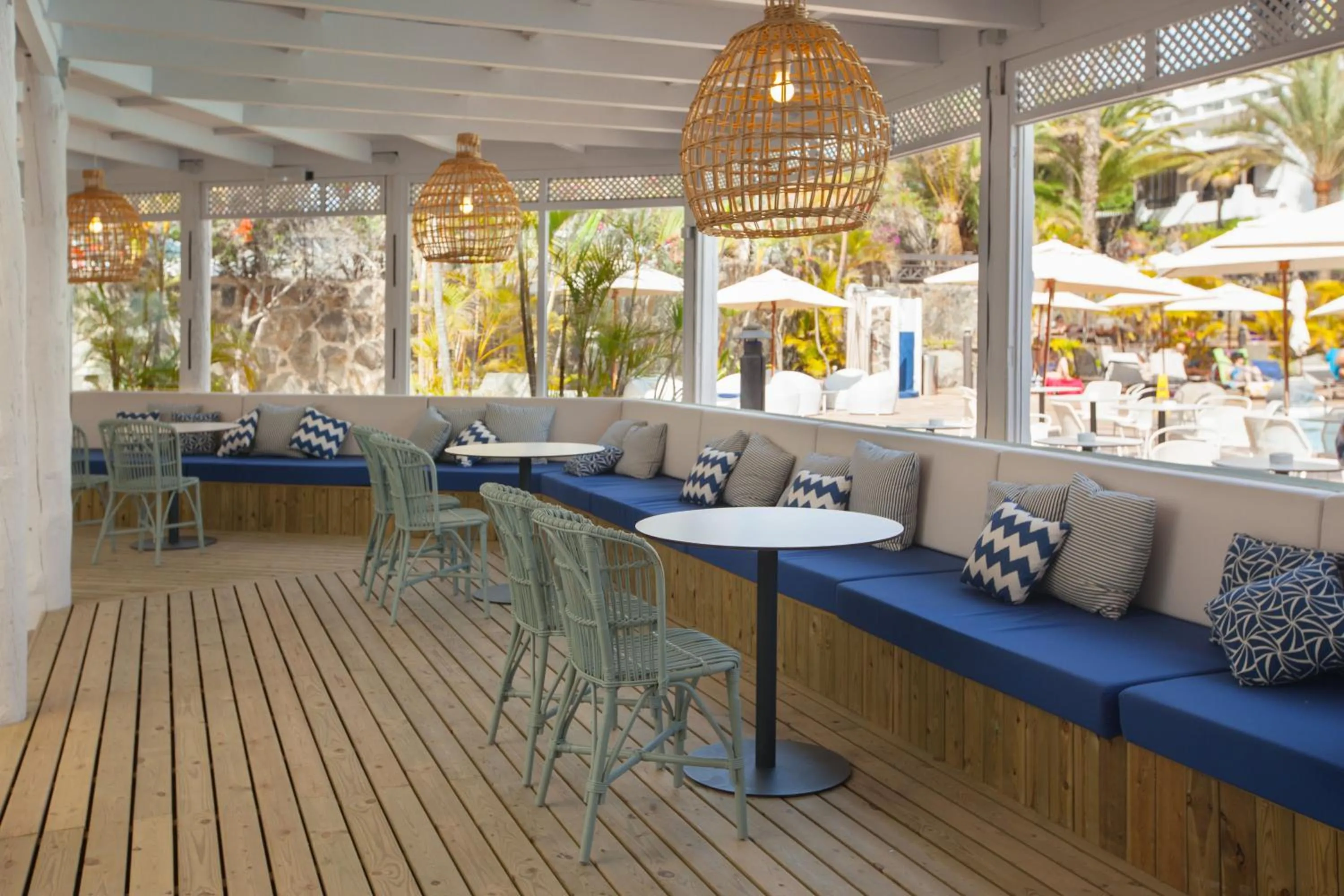 Lounge or bar in Corallium Beach by Lopesan Hotels - Adults Only
