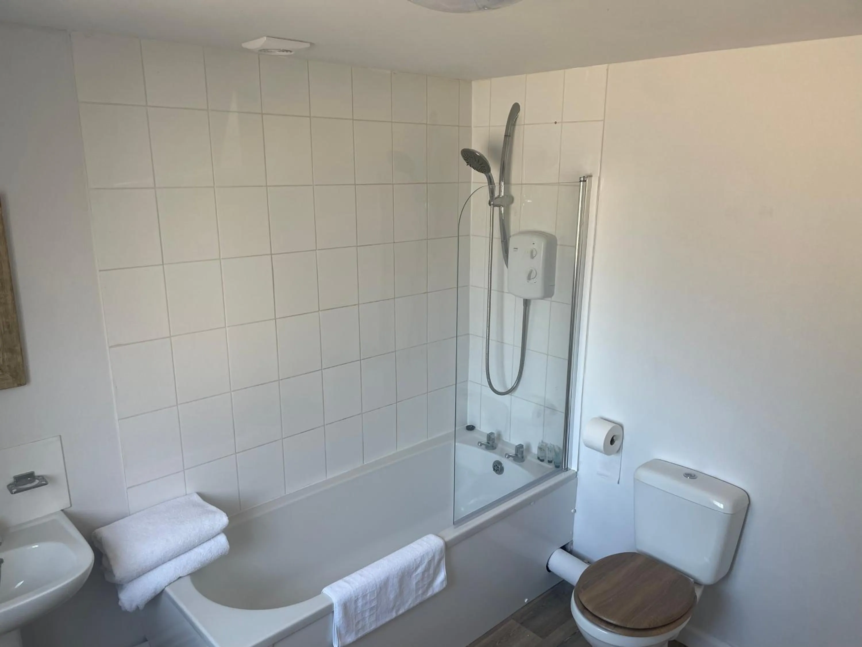 Shower in The Bull Hotel