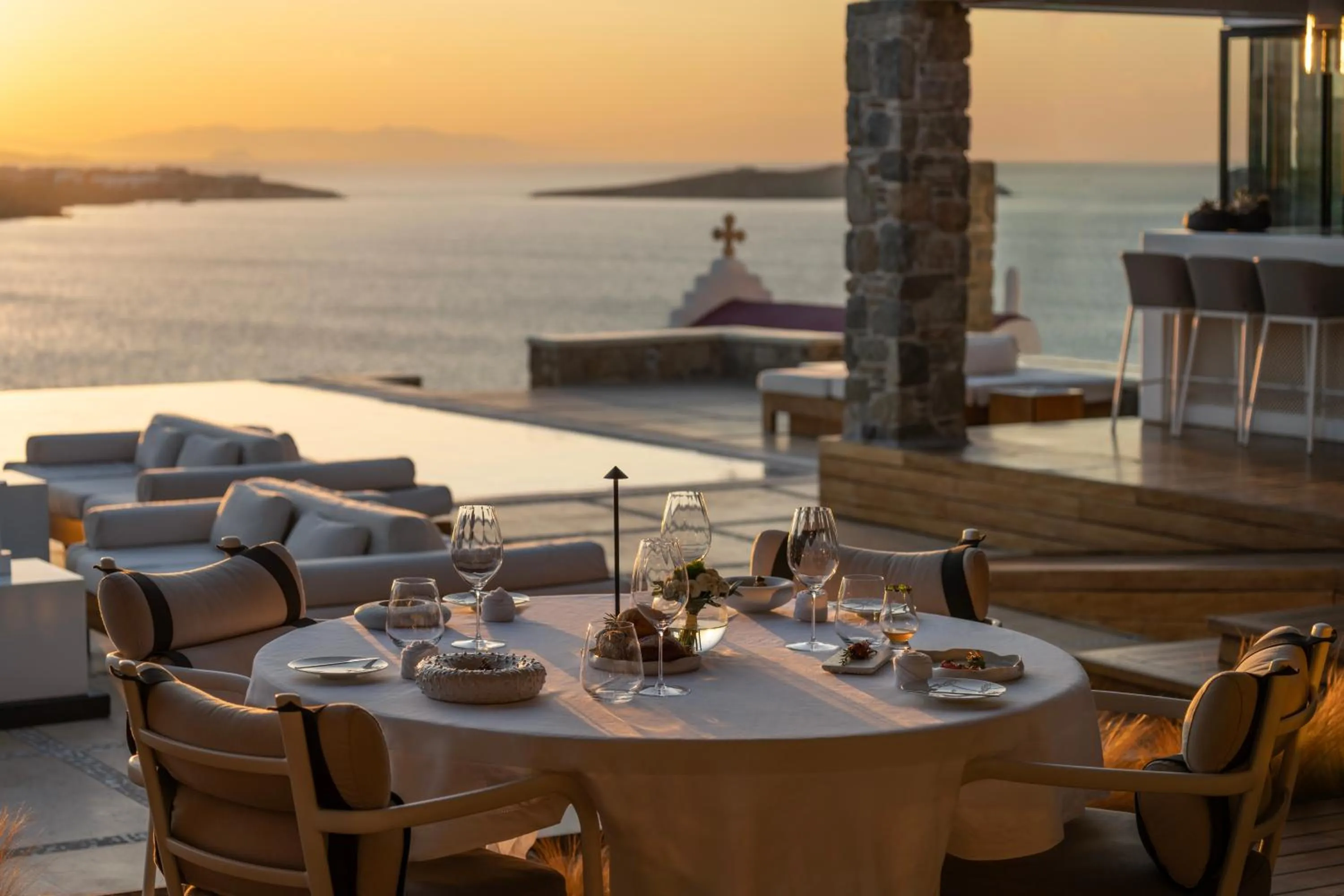 Restaurant/places to eat in Bill&Coo Mykonos-The Leading Hotels of the World