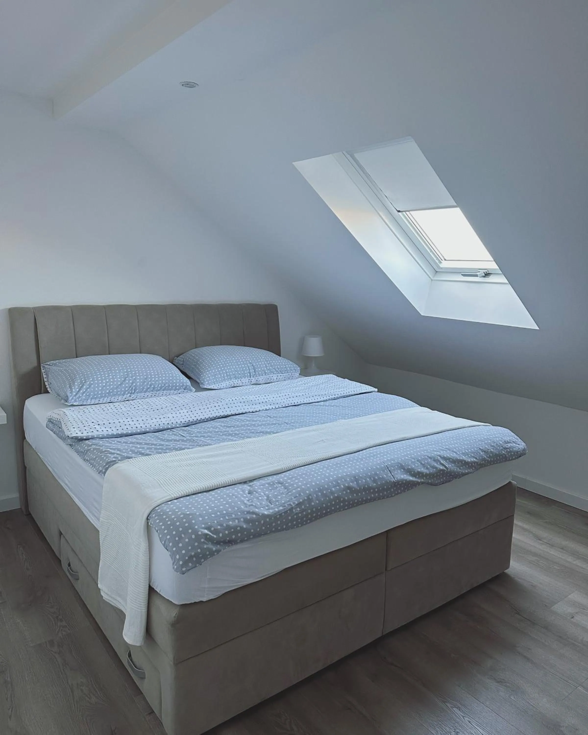 Bed in White Lotus