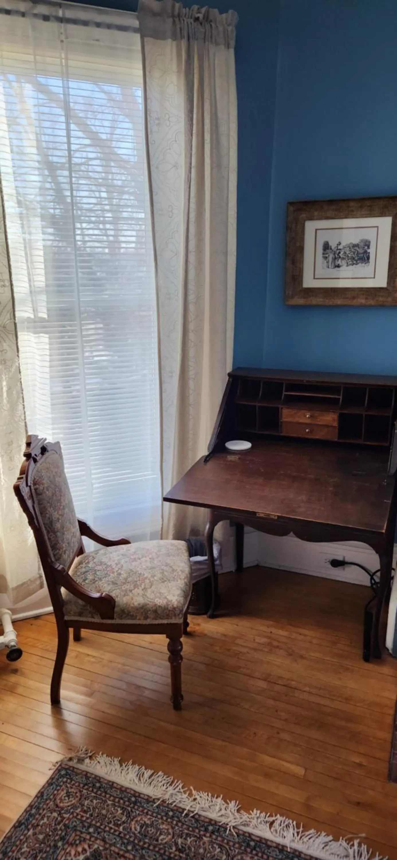 Seating area in Oaklawn Inn
