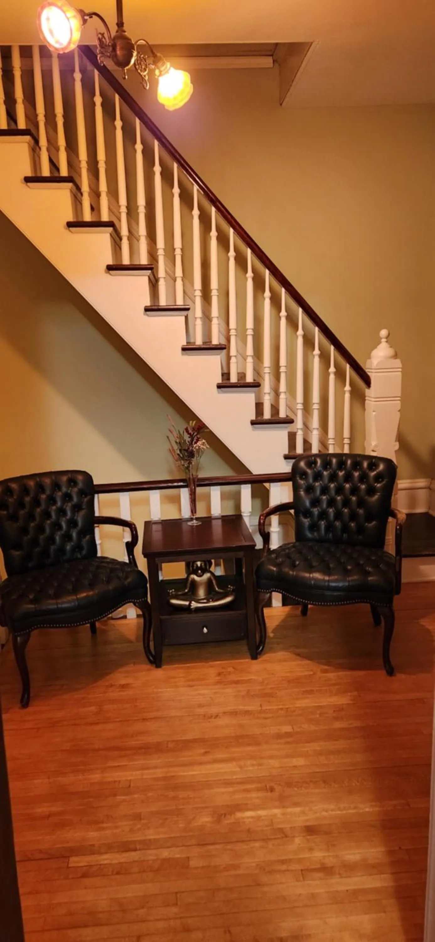 Seating area in Oaklawn Inn